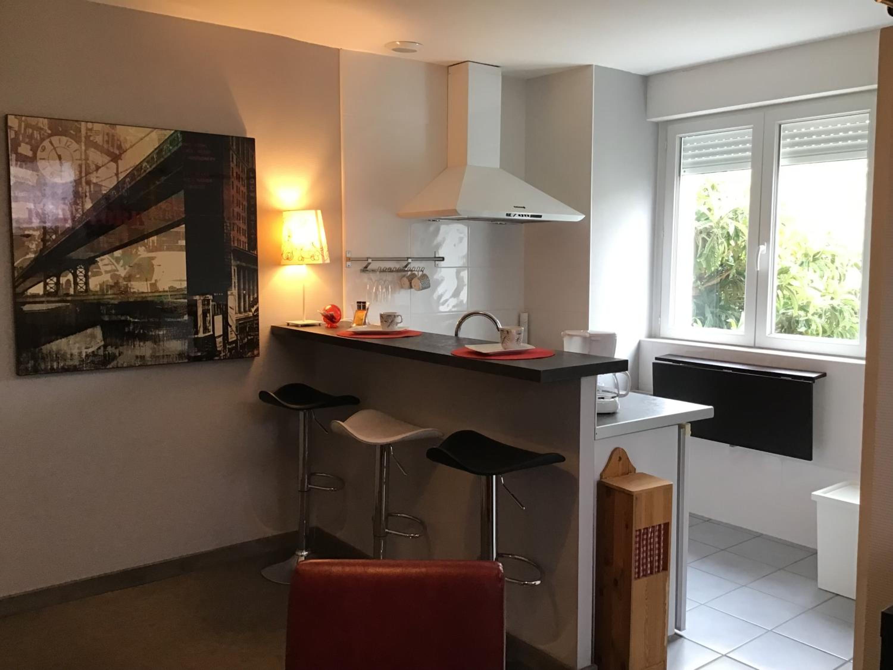 One-Bedroom Apartment - Photo 1