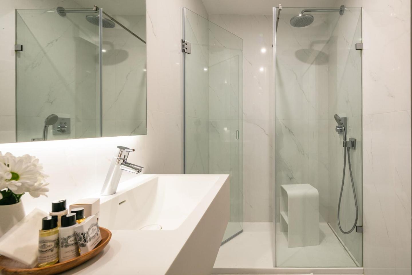 Double or Twin Room - Photo 4