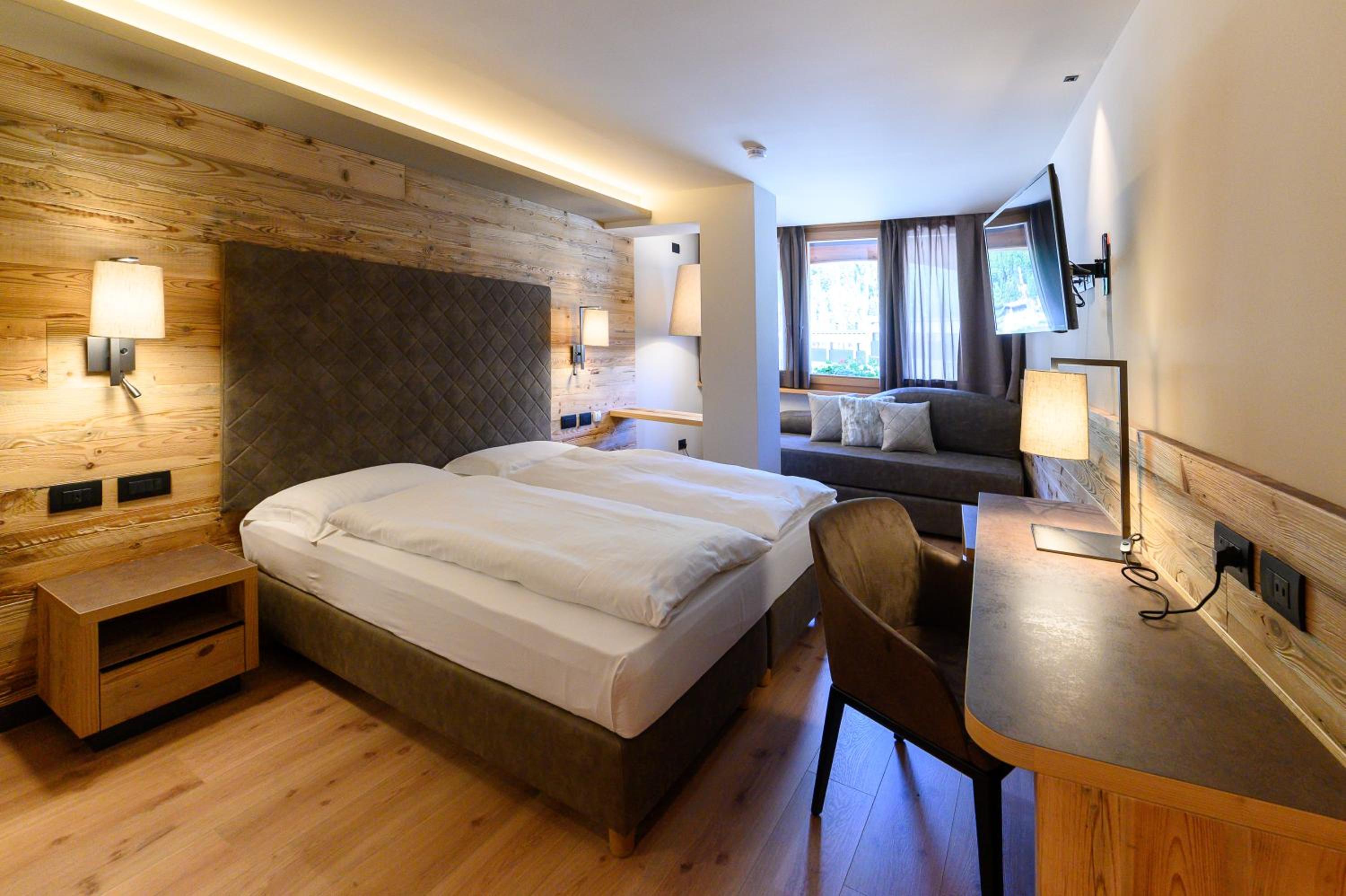 Double Room with Mountain View - Photo 1