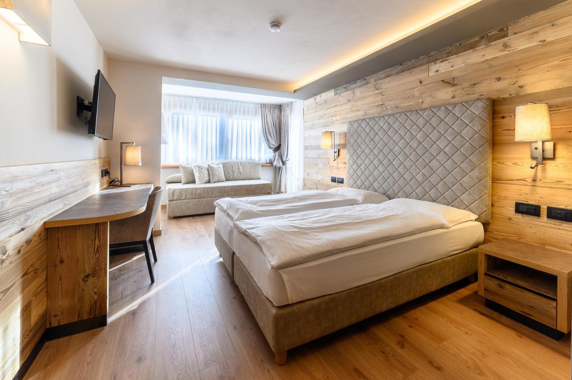 Double Room with Mountain View - Photo 3