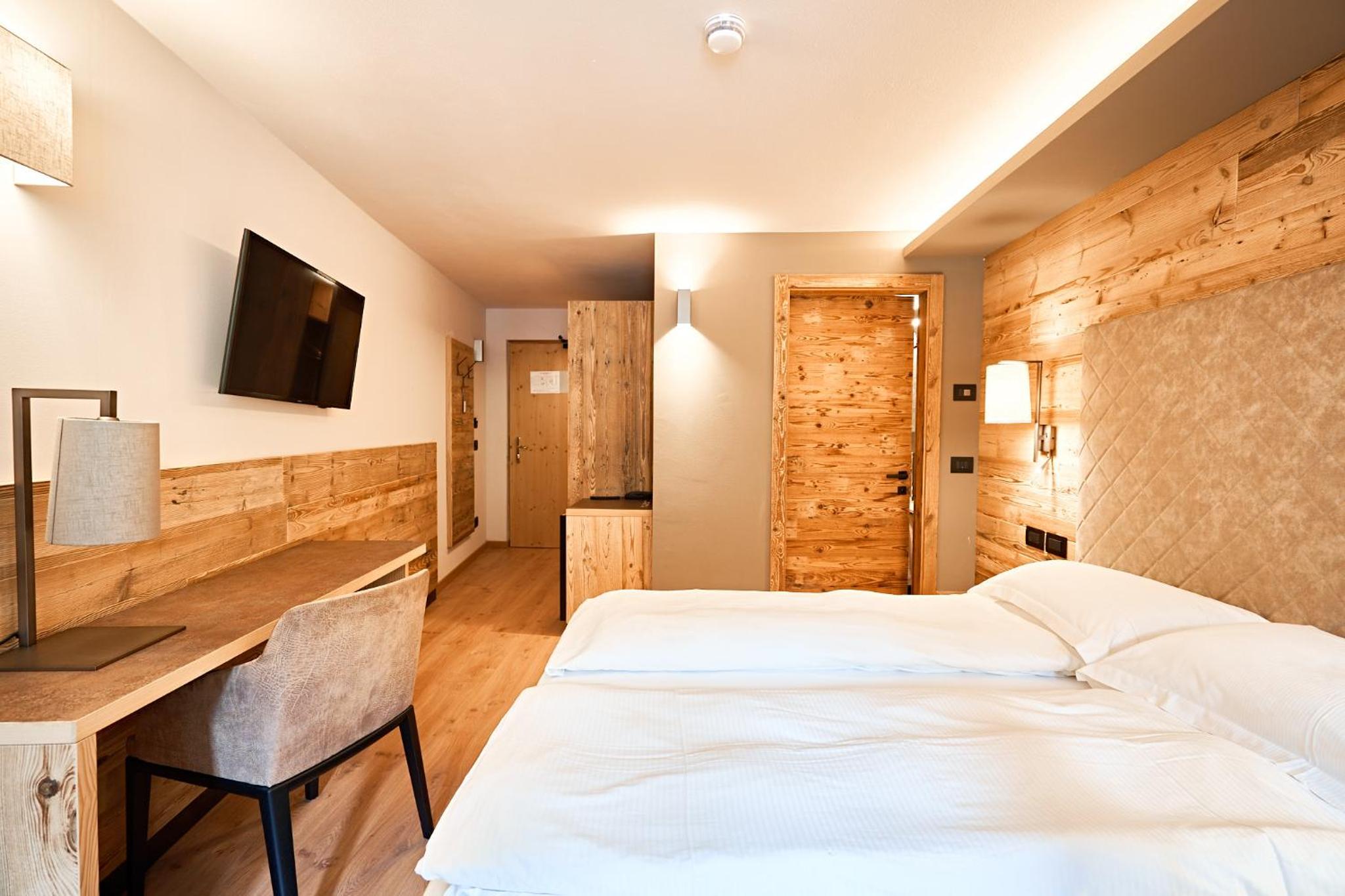 Double Room with Mountain View - Photo 4