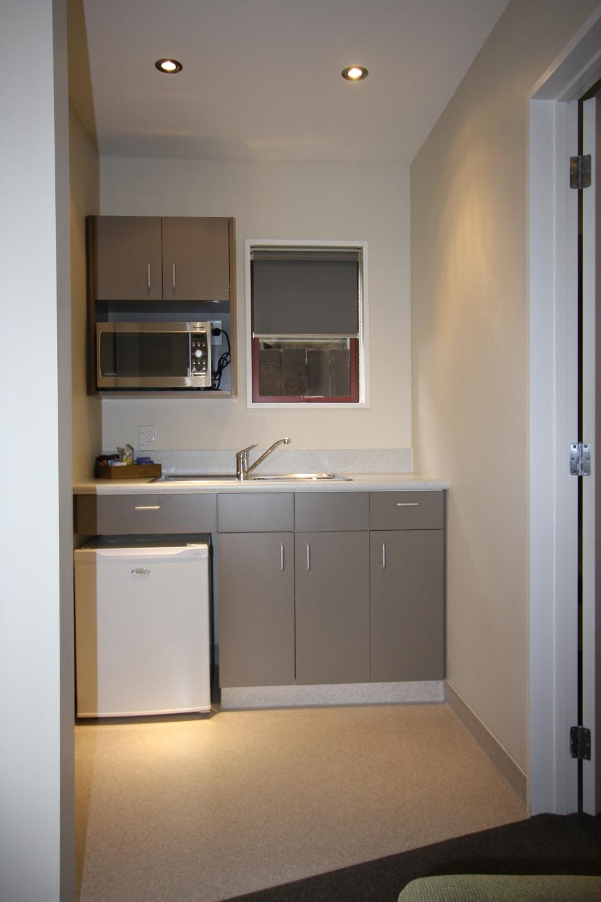 One-Bedroom Apartment - Photo 4