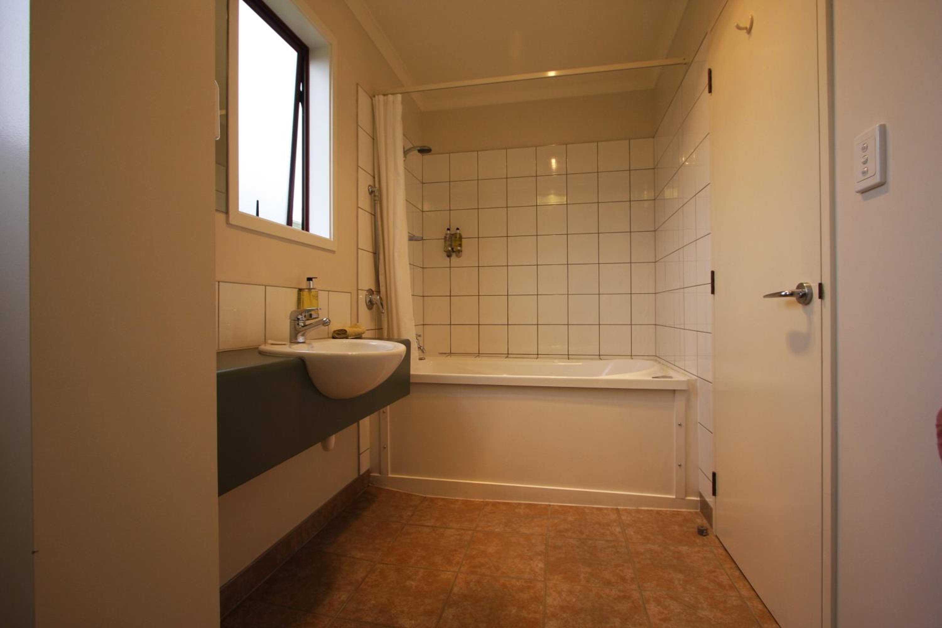 King Room with Spa Bath - Photo 6