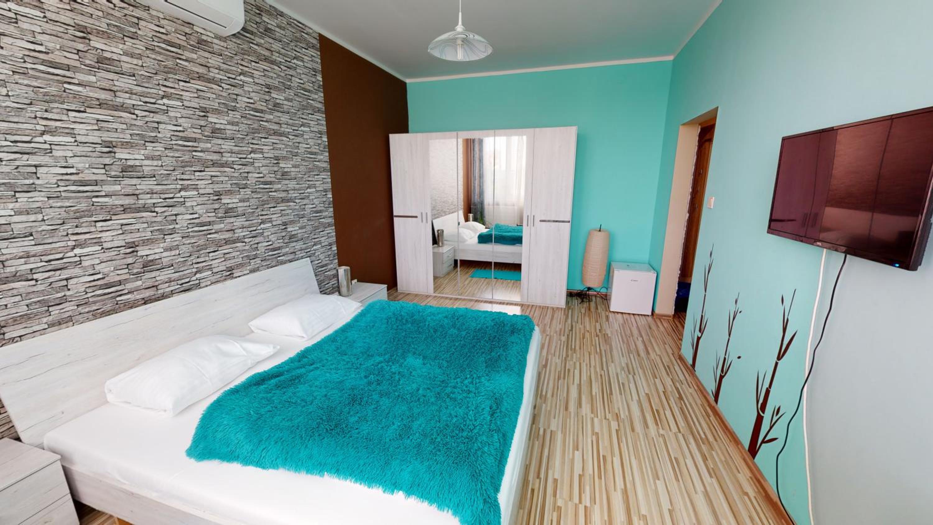 Deluxe Double Room with Shower - Photo 2