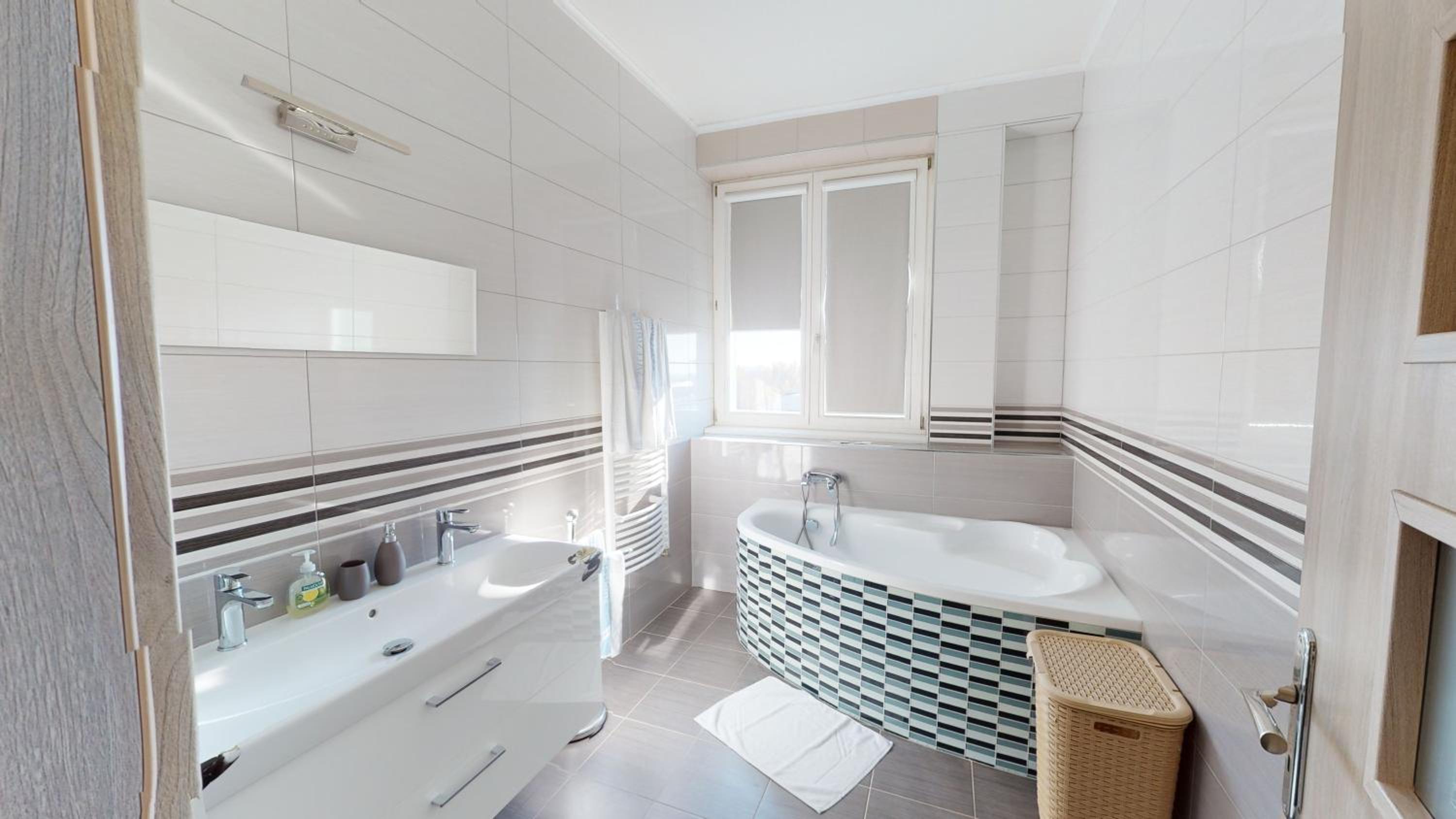One-Bedroom Apartment - Photo 7
