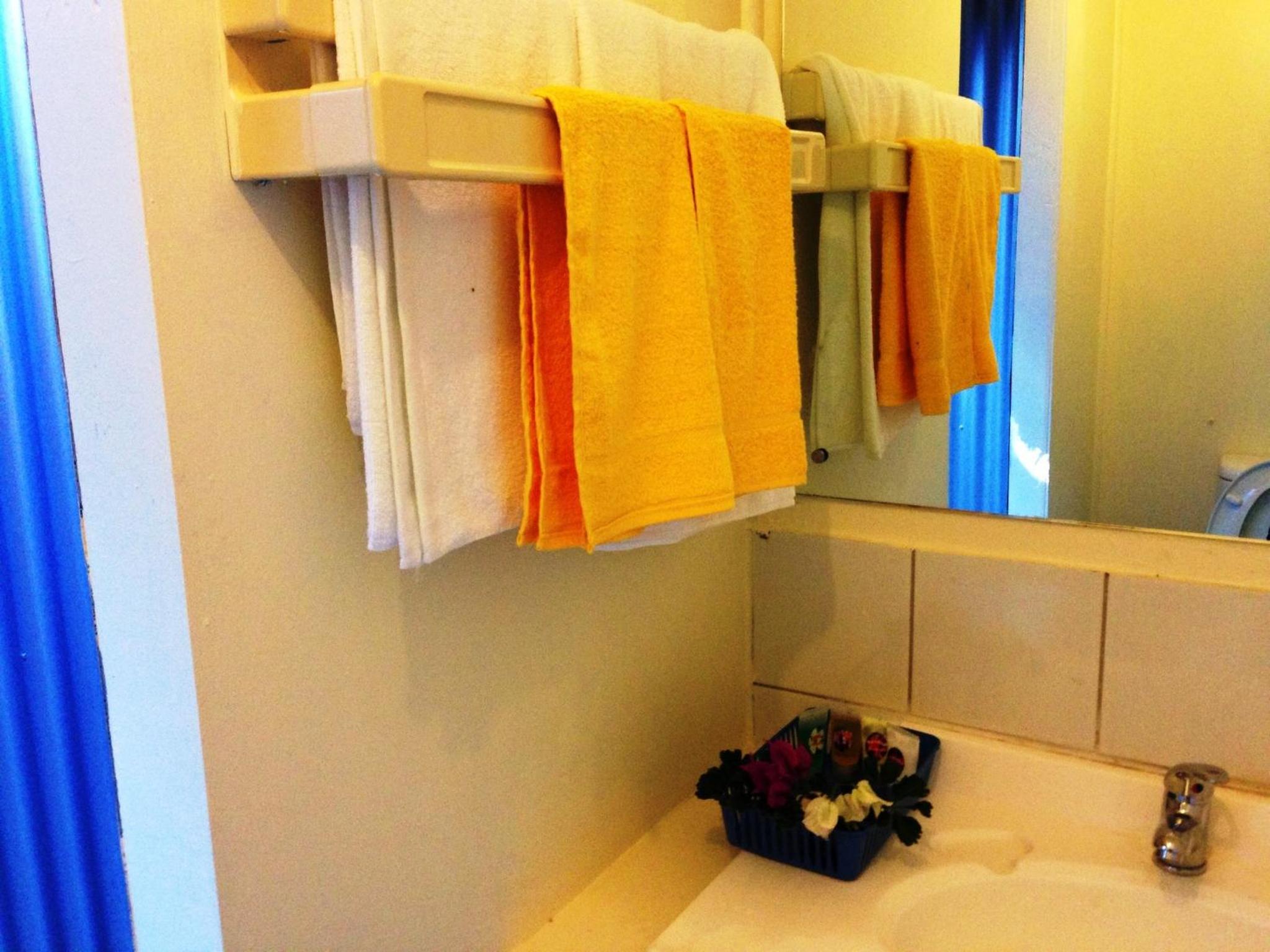 One Bedroom Beachfront Bungalow - Photo 8