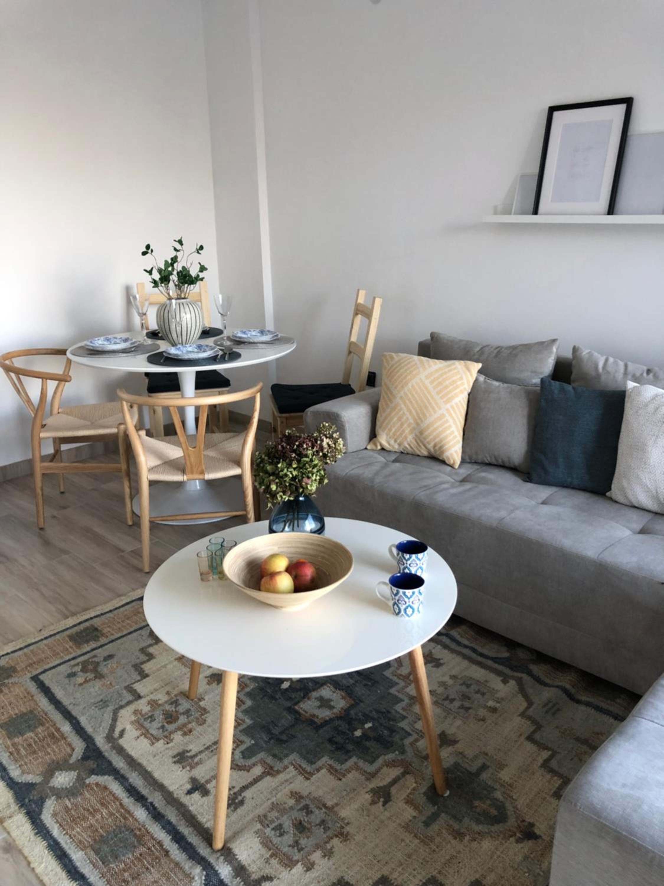 One-Bedroom Apartment photo 1