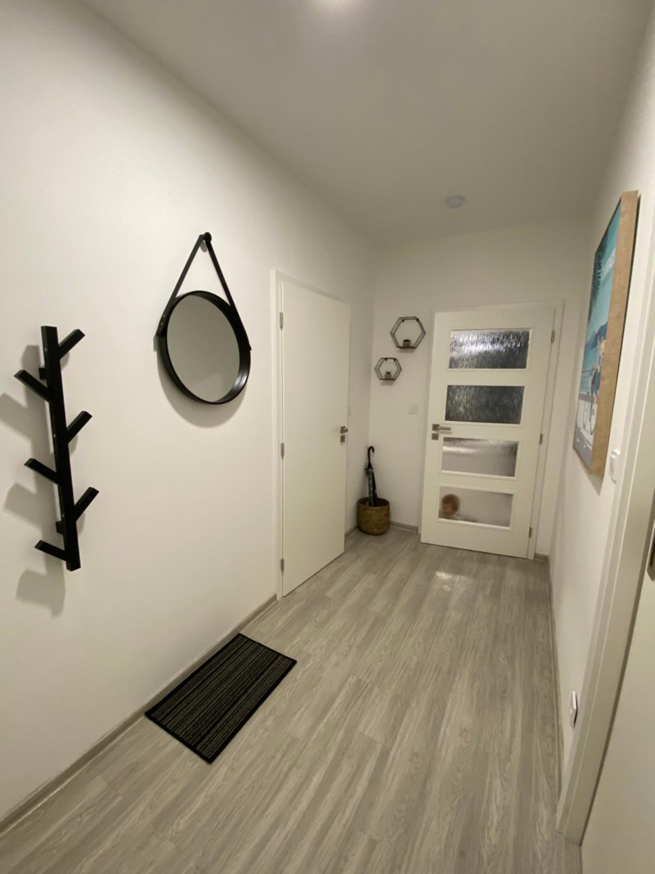 One-Bedroom Apartment - Photo 9