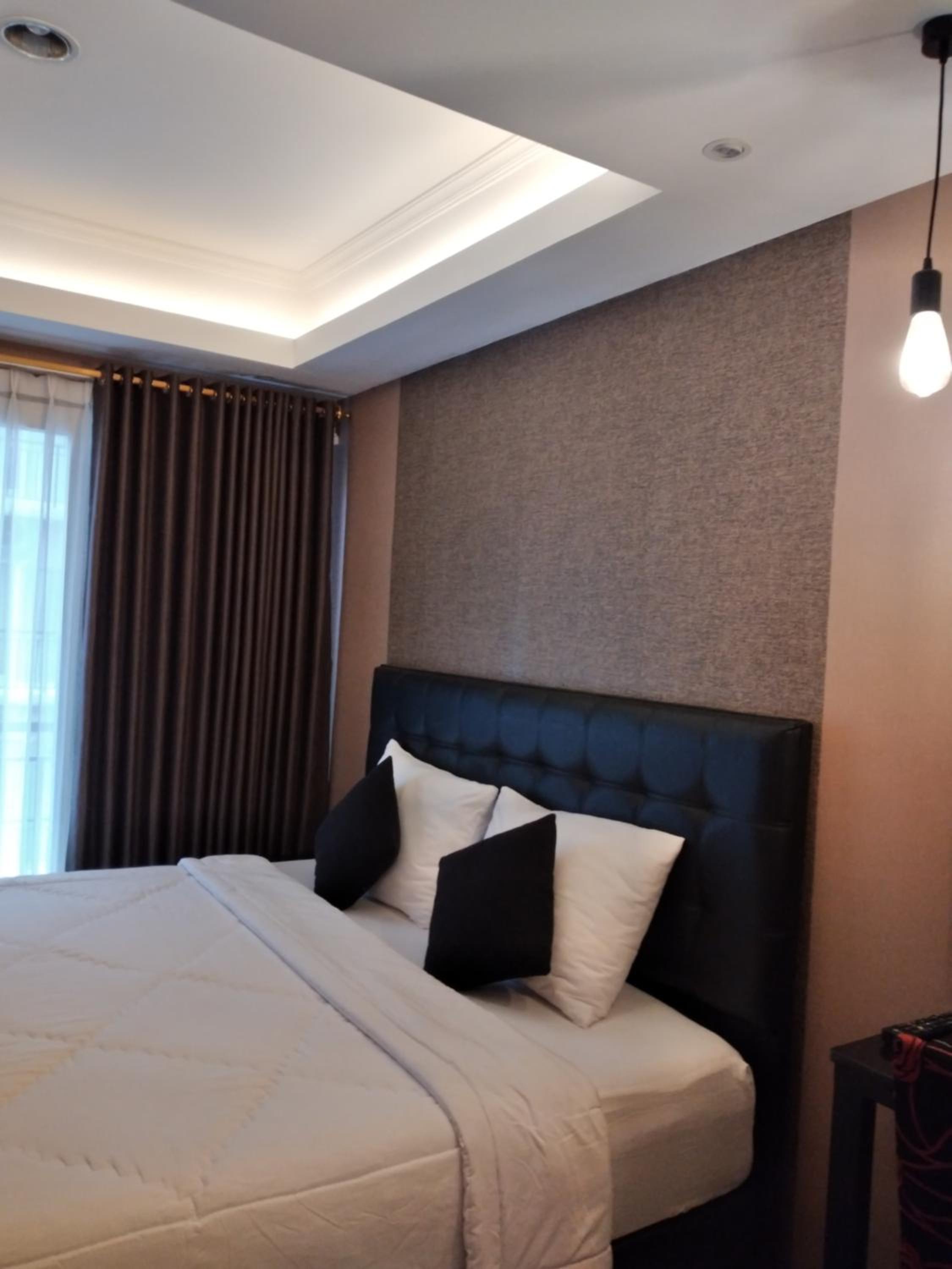One-Bedroom Apartment - Photo 2