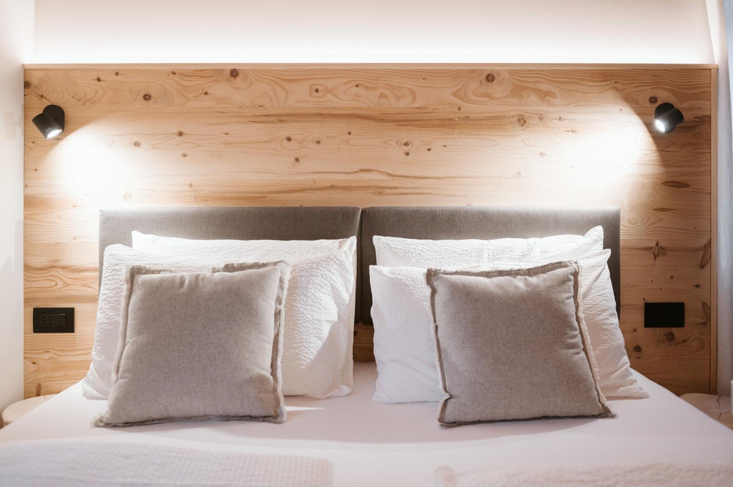 Double or Twin Room - Photo 8