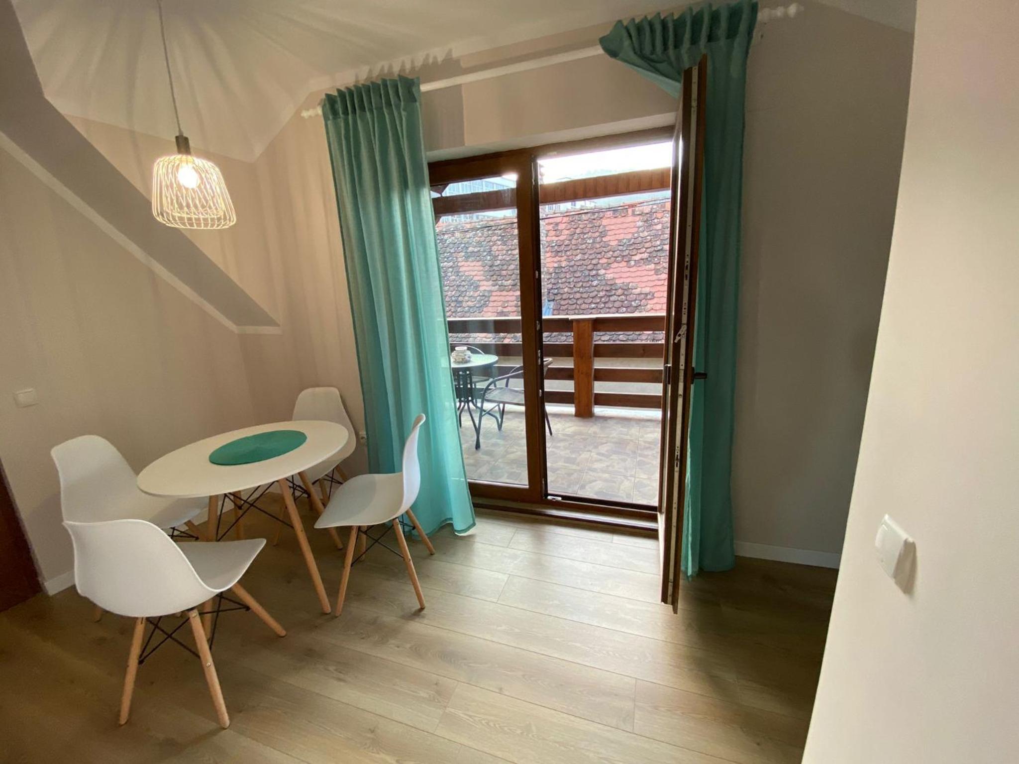 Suite with Balcony - Photo 30