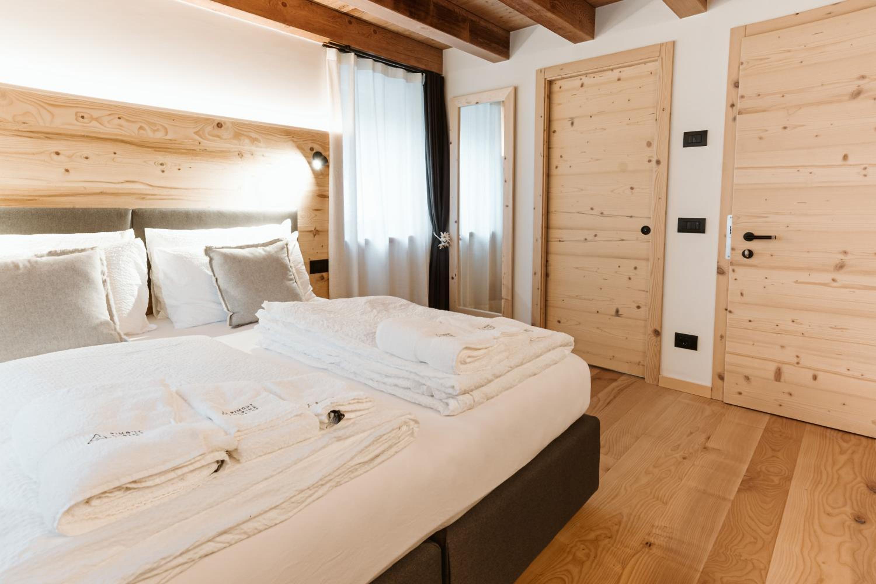 Double or Twin Room - Photo 10