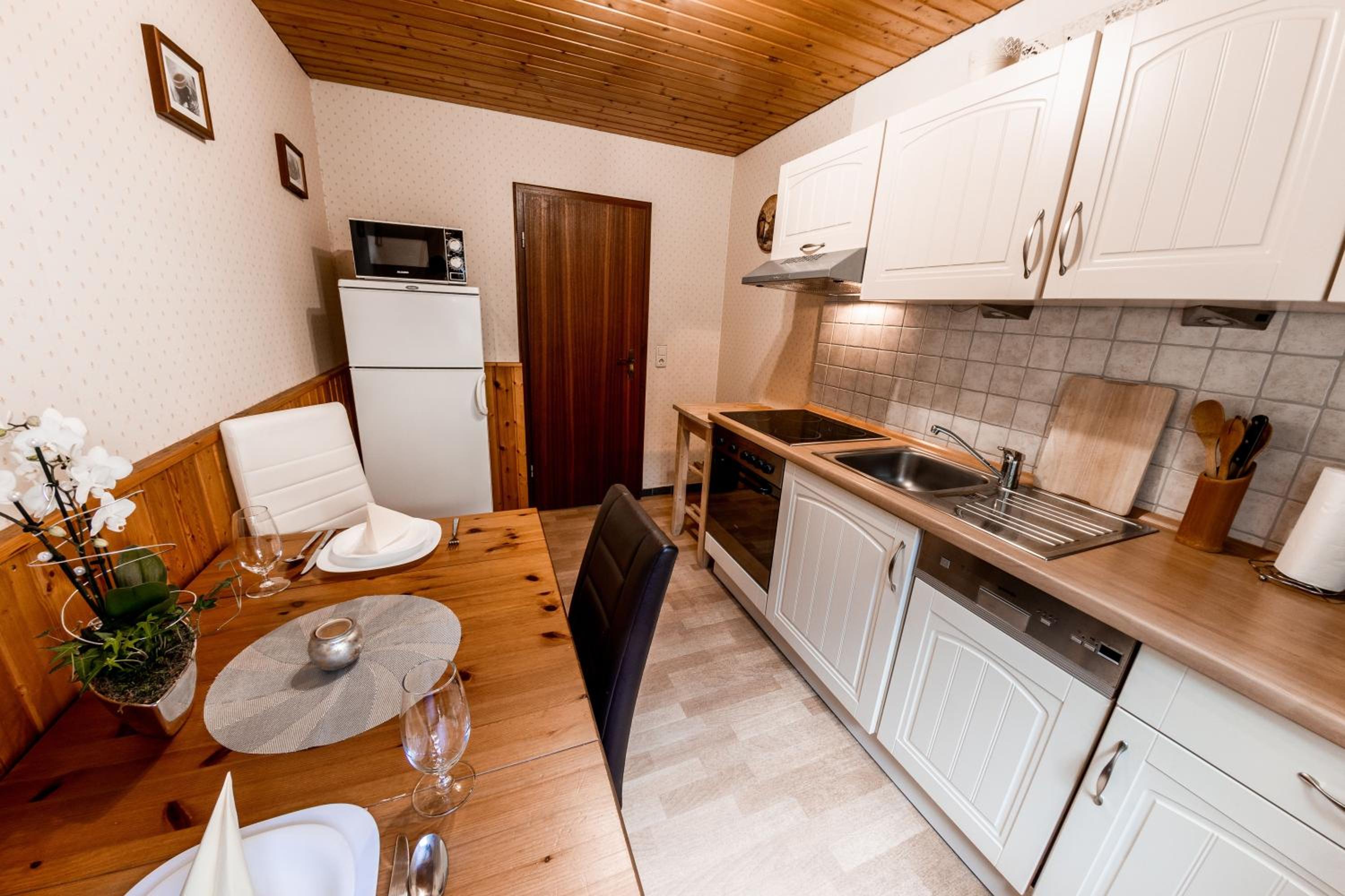 Apartment with Terrace - Photo 5