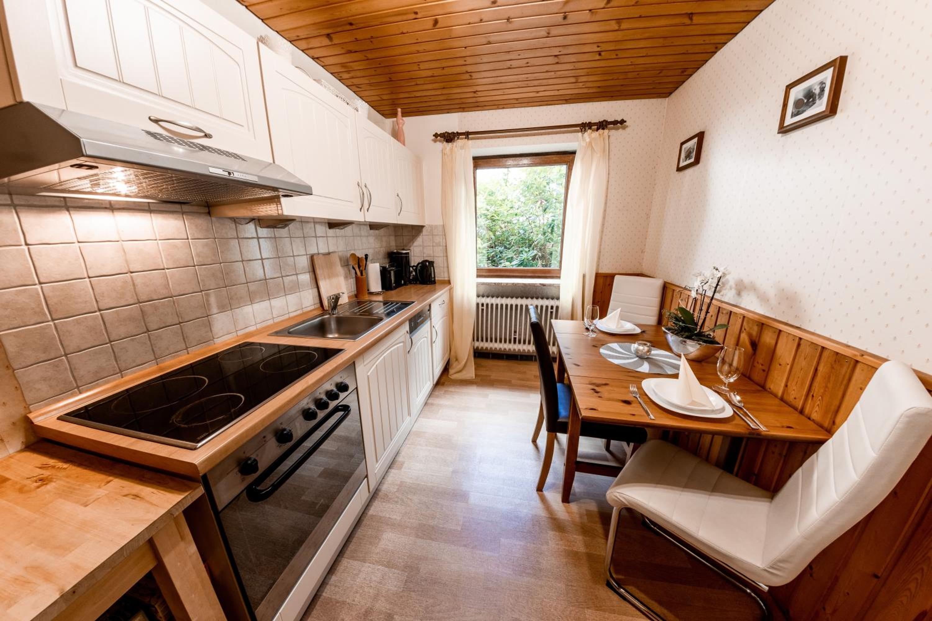 Apartment with Terrace - Photo 6