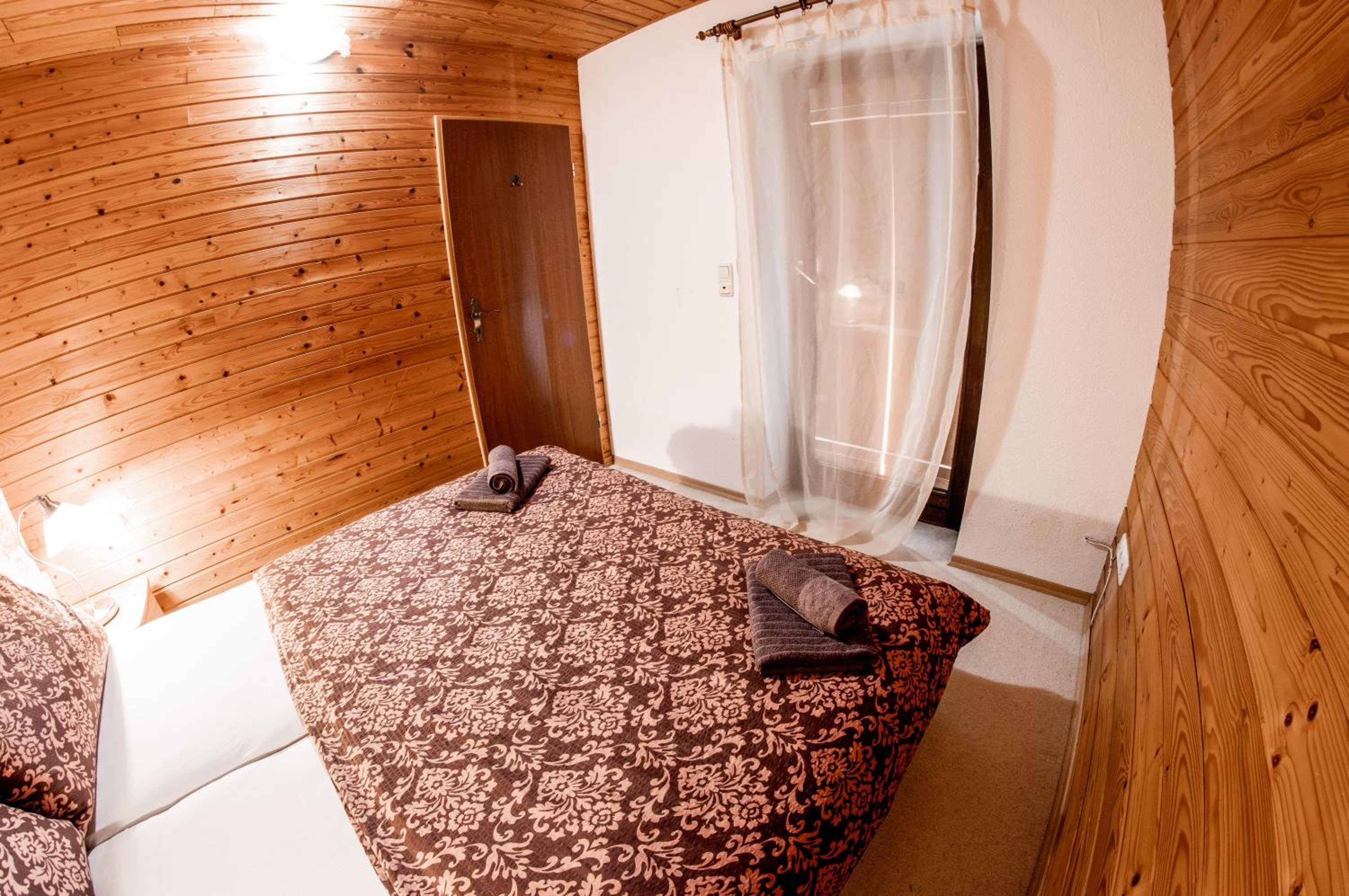Apartment with Terrace - Photo 7
