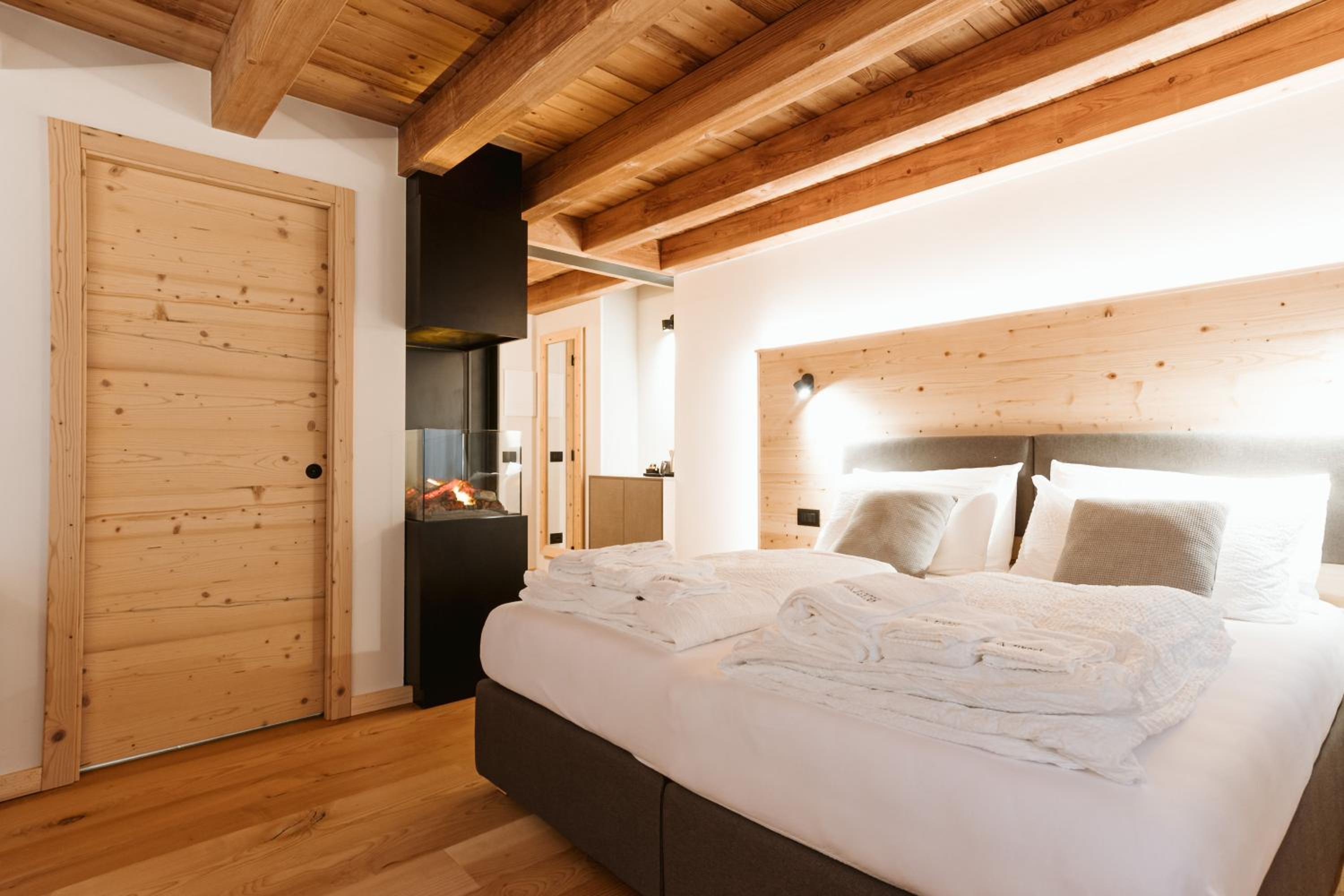Deluxe Triple Room - Photo 1