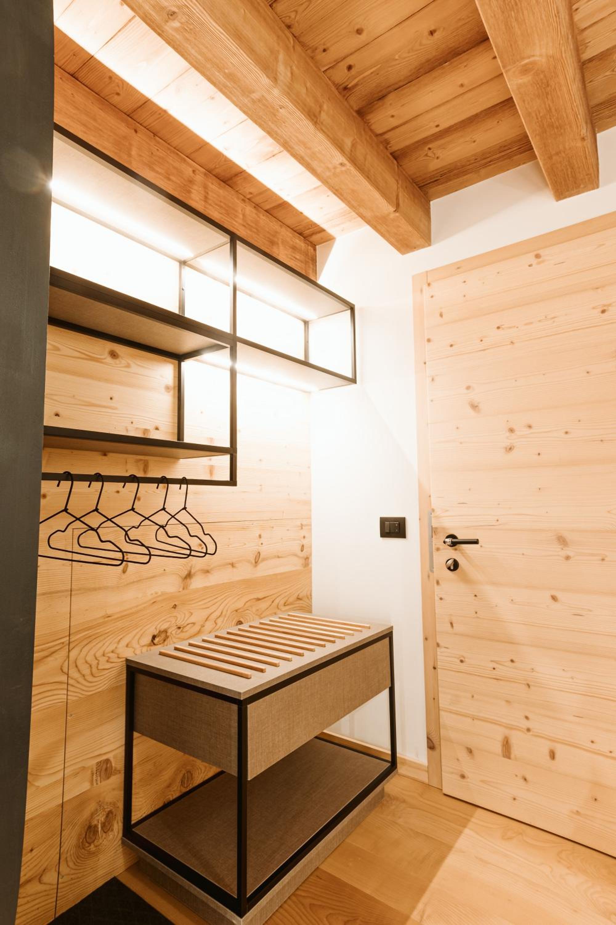 Deluxe Triple Room - Photo 16