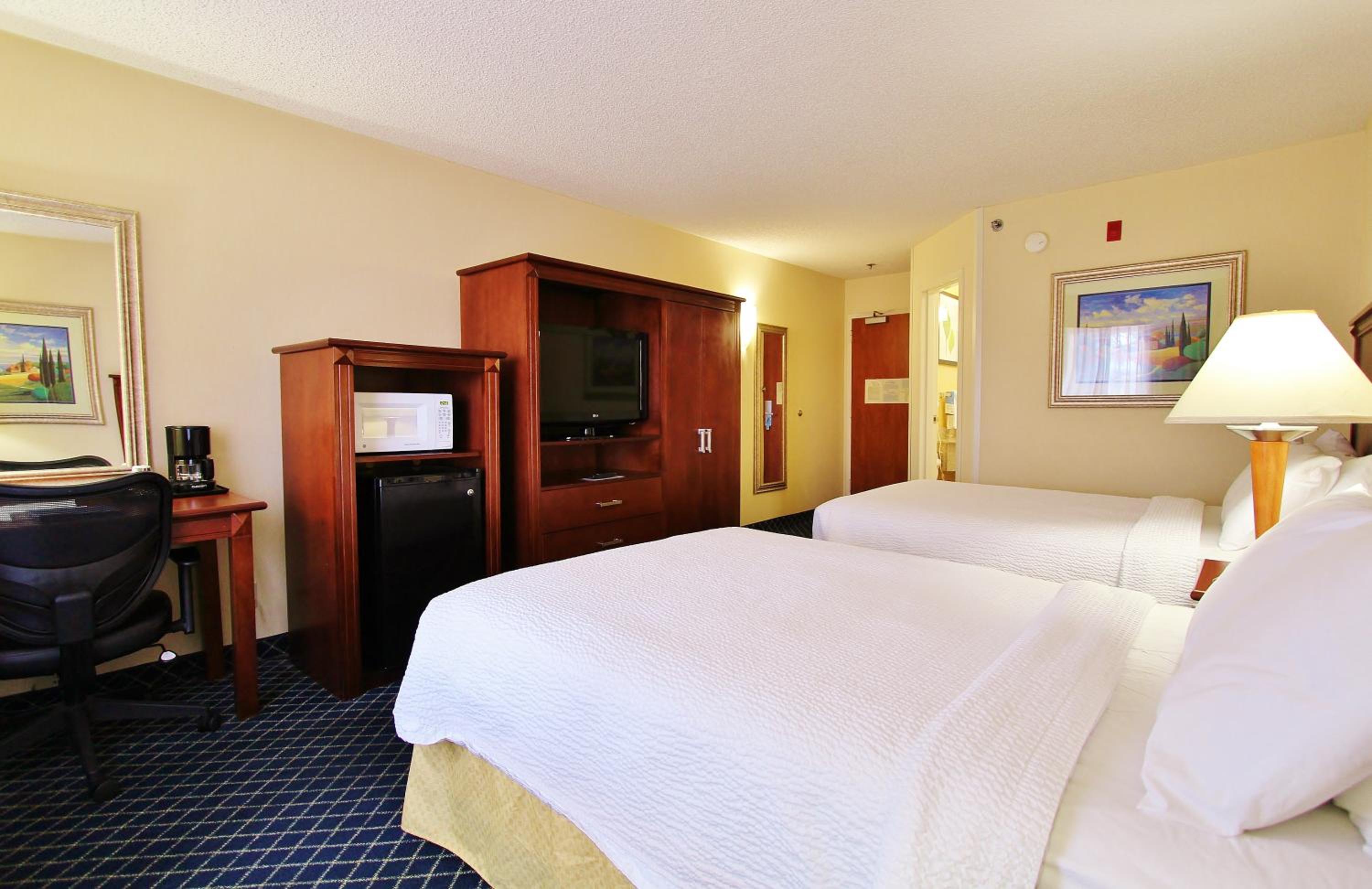 Double Room with Two Double Beds - Non-Smoking - Photo 3