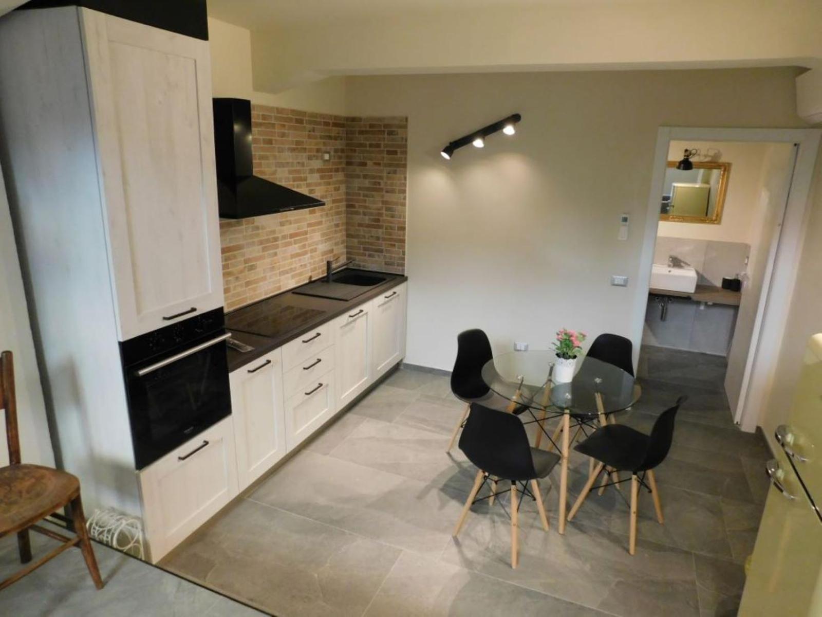 One-Bedroom Apartment - Photo 3