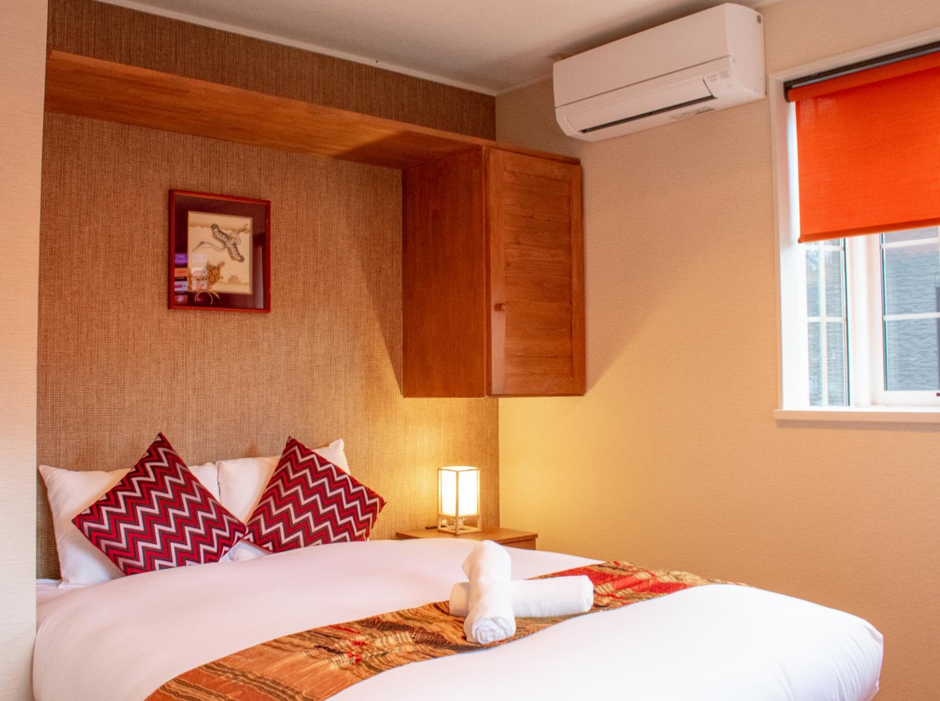 Deluxe Family Suite - Photo 5