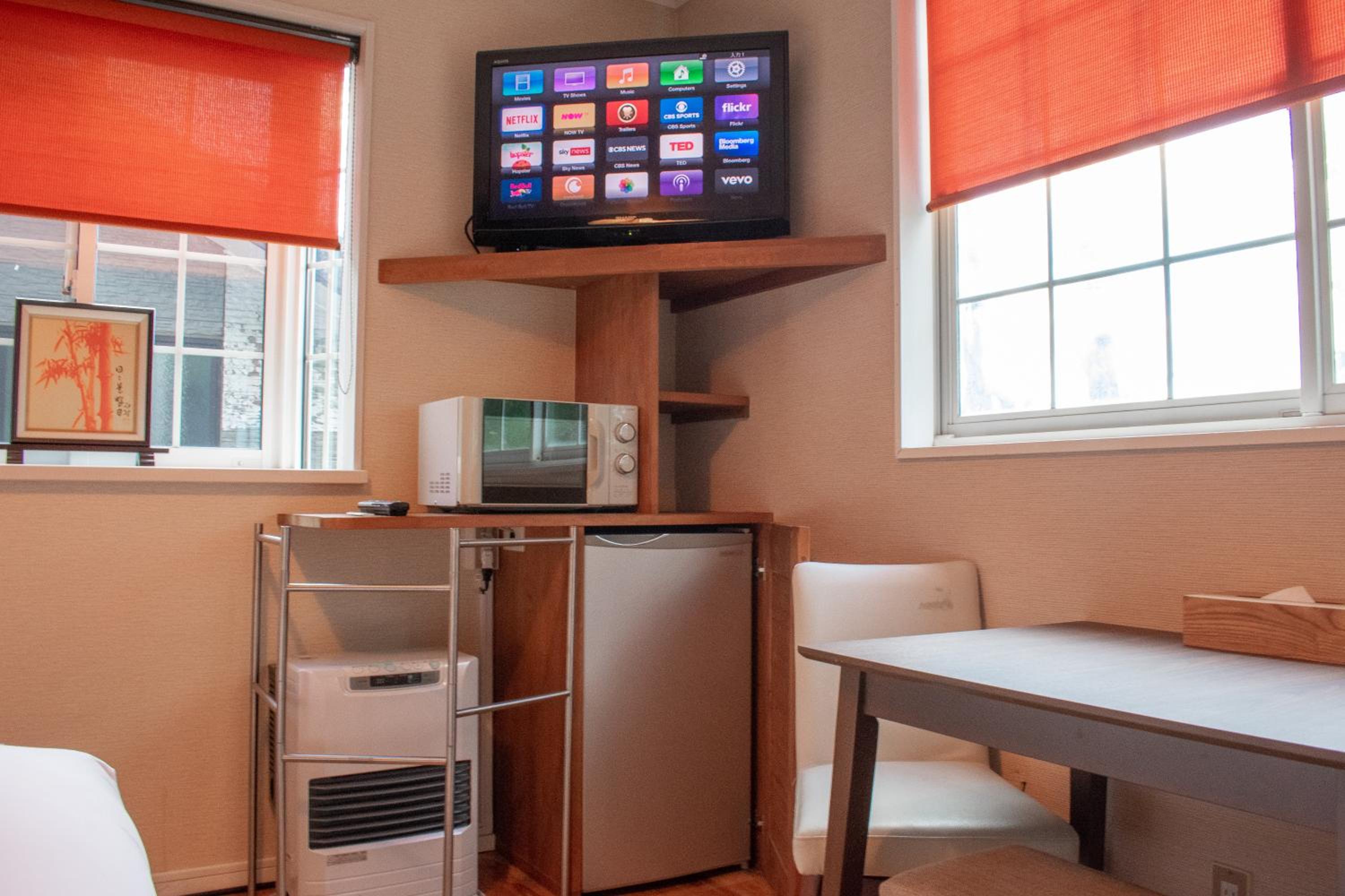 Deluxe Family Suite - Photo 10
