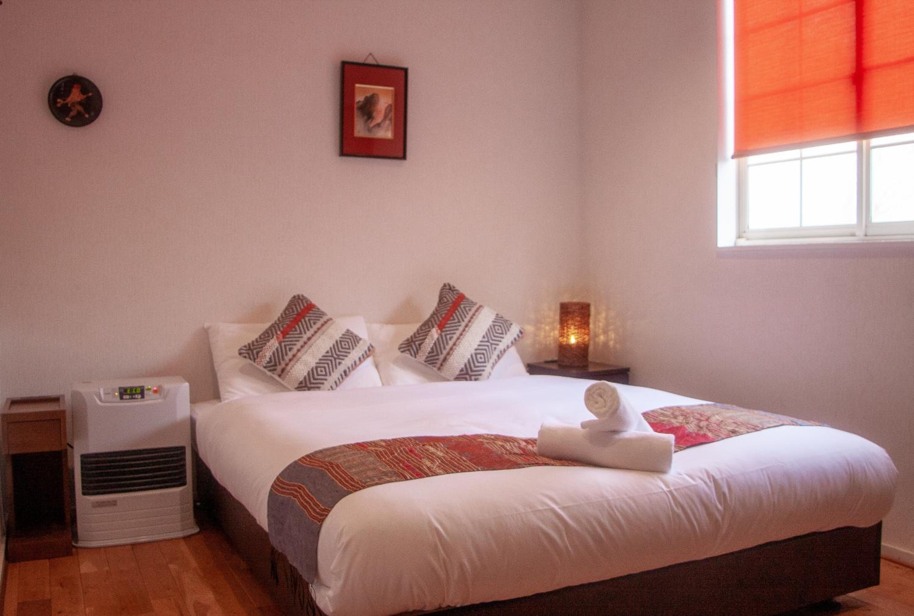 Double or Twin Room with Bathroom - Photo 8