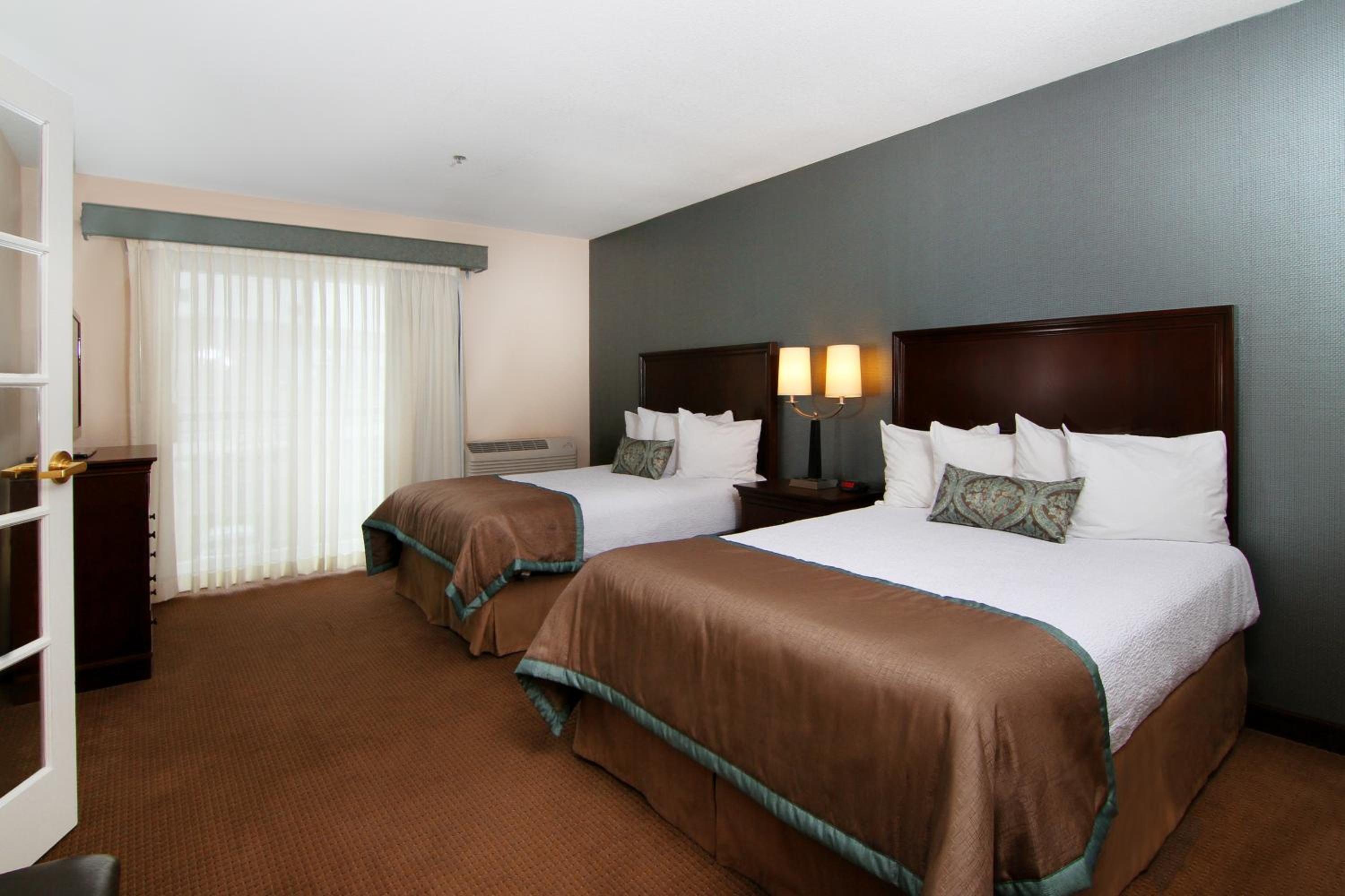 One-Bedroom Queen Suite with Two Queen Beds - Non-smoking - Photo 7