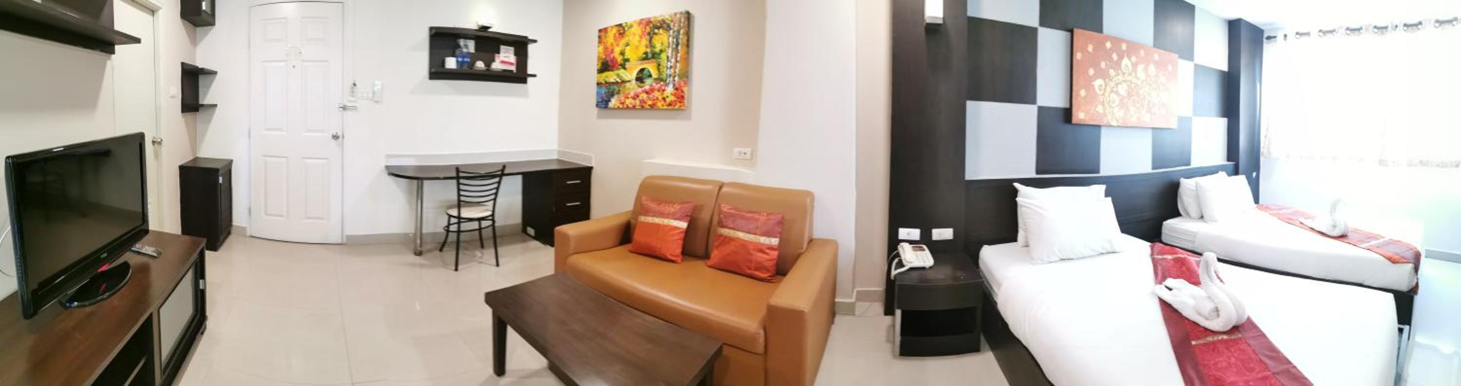 Deluxe Twin Room with Round Trip Airport Transfer - Photo 5