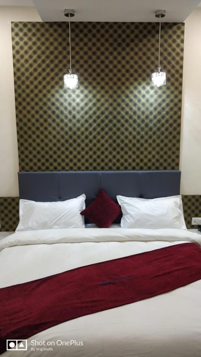 Deluxe Room - Photo 3
