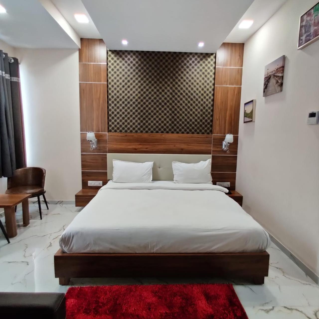 Deluxe Room - Photo 1