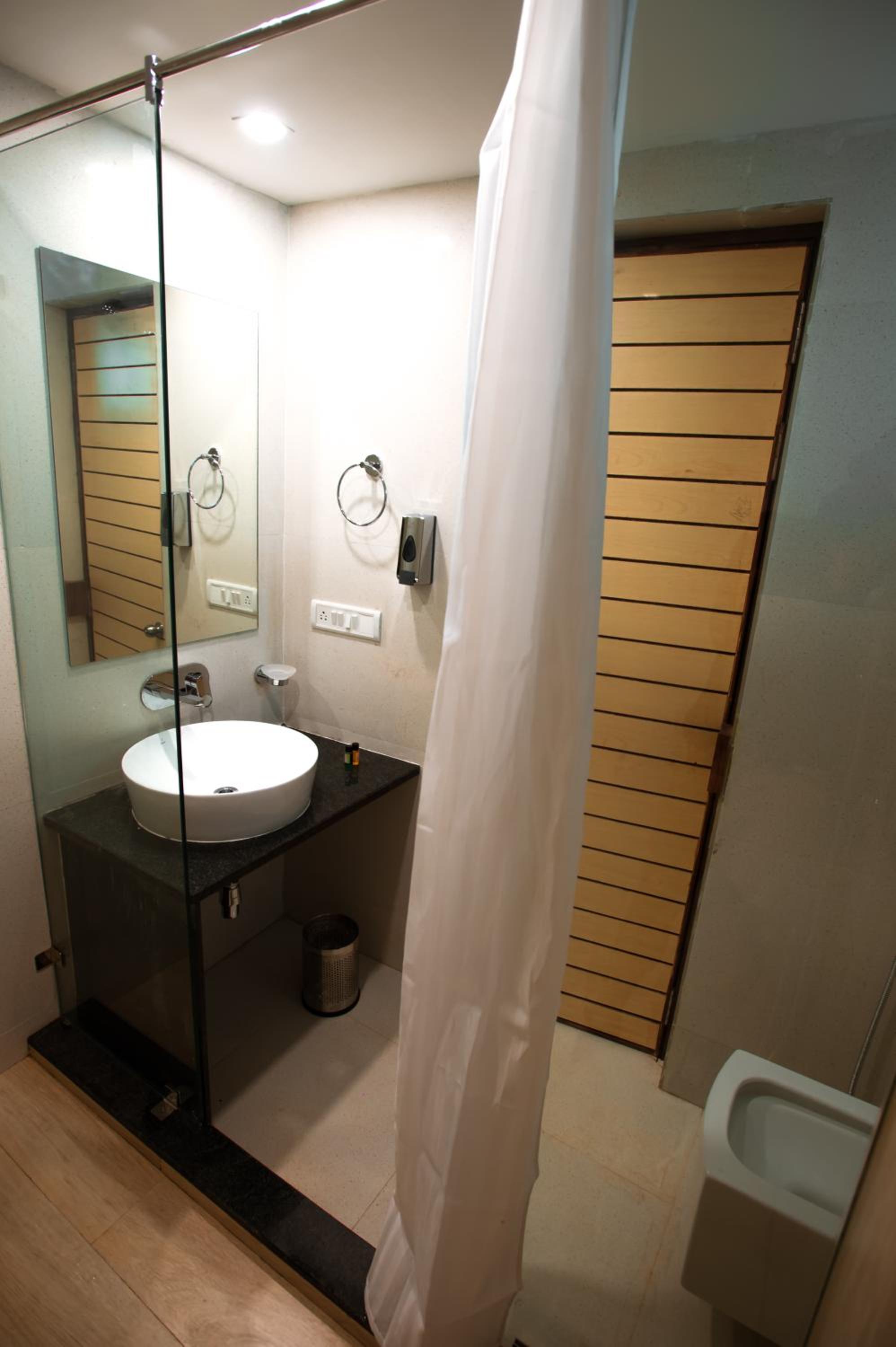 Deluxe Room with Pool View - Photo 3