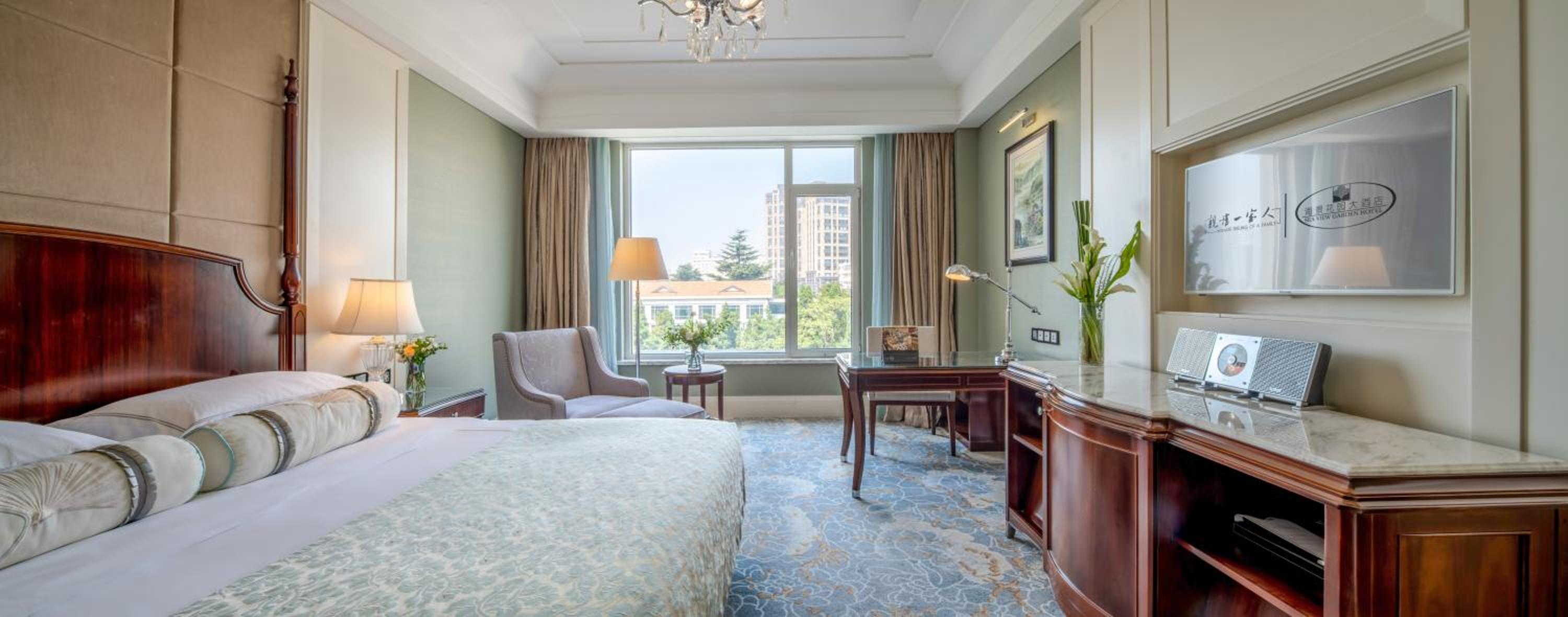 North Select King Bed Room photo 2