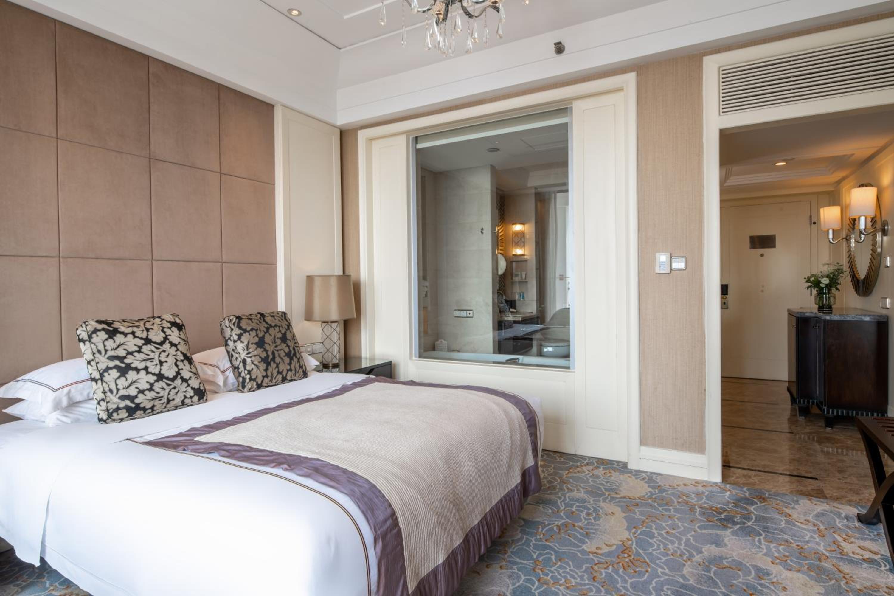 Deluxe King Room with Sea View