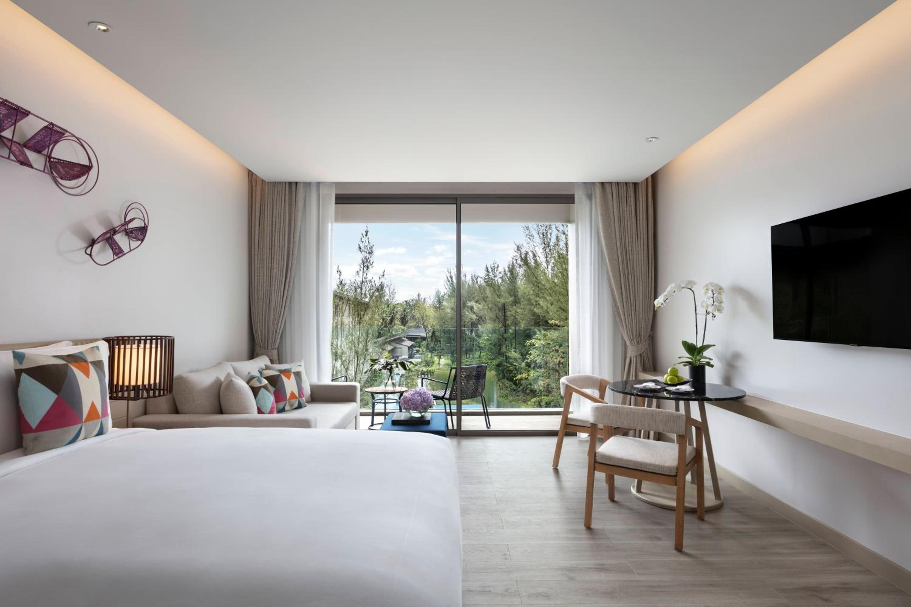 Deluxe Corner Room  - Photo 1