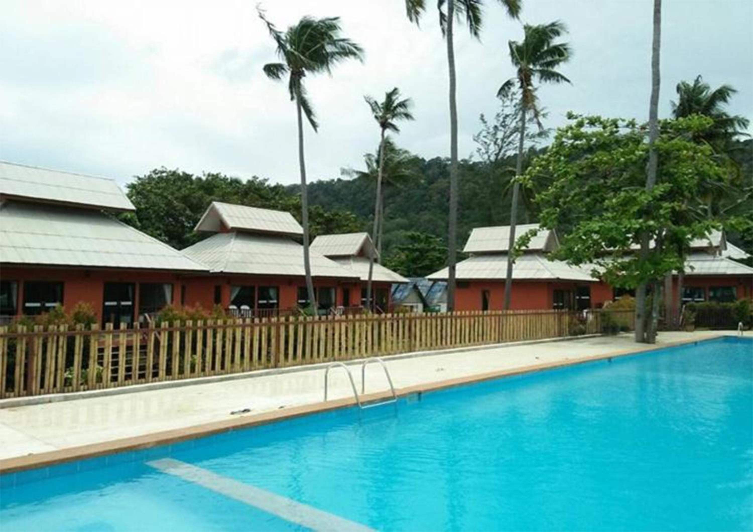 Deluxe Double or Twin Room with Pool View photo 2