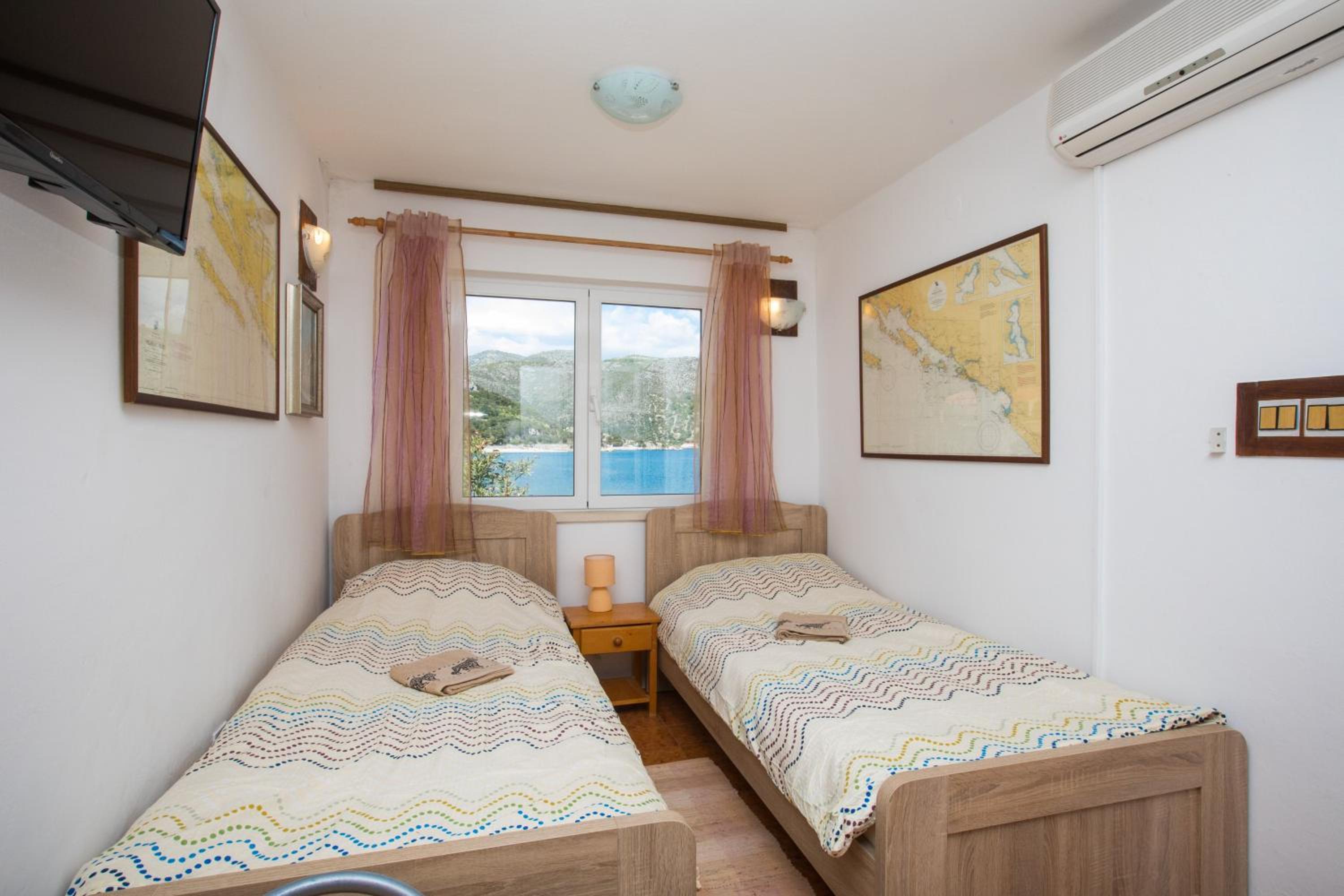 Studio Apartment with Sea View photo 1