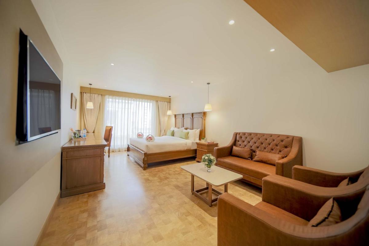 Superior King Room photo 2