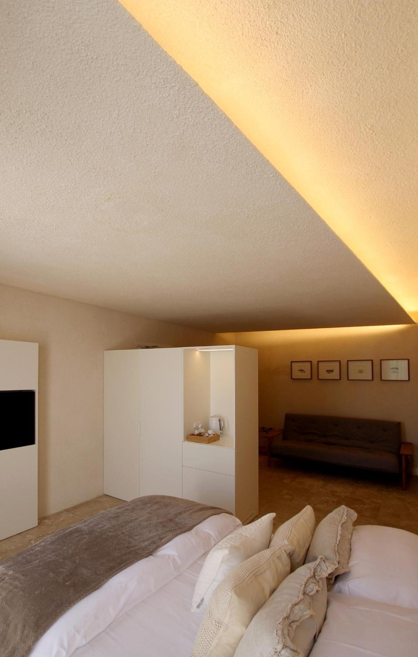 Family Suite with Balcony photo 2