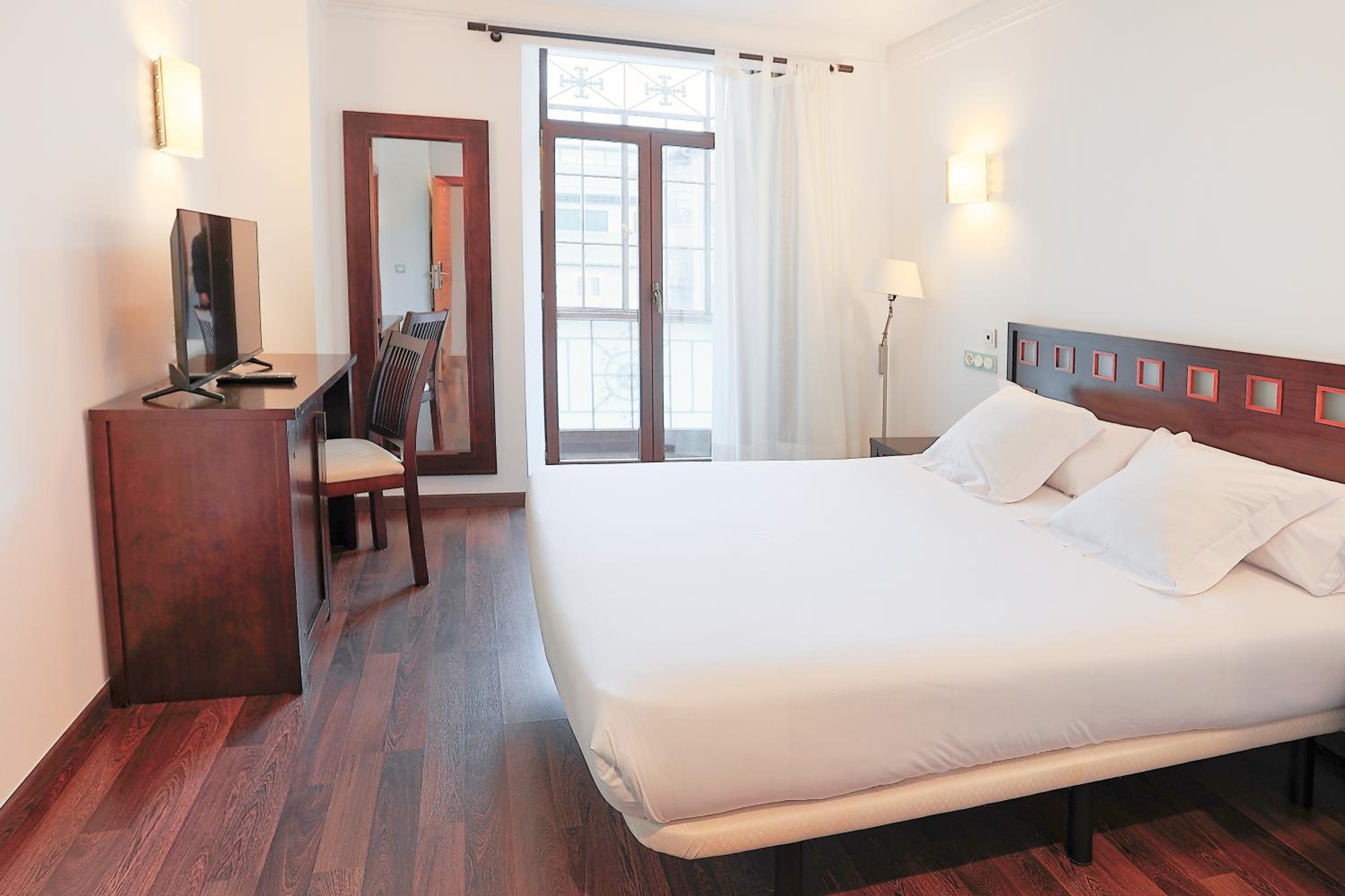 Double Room - Photo 5