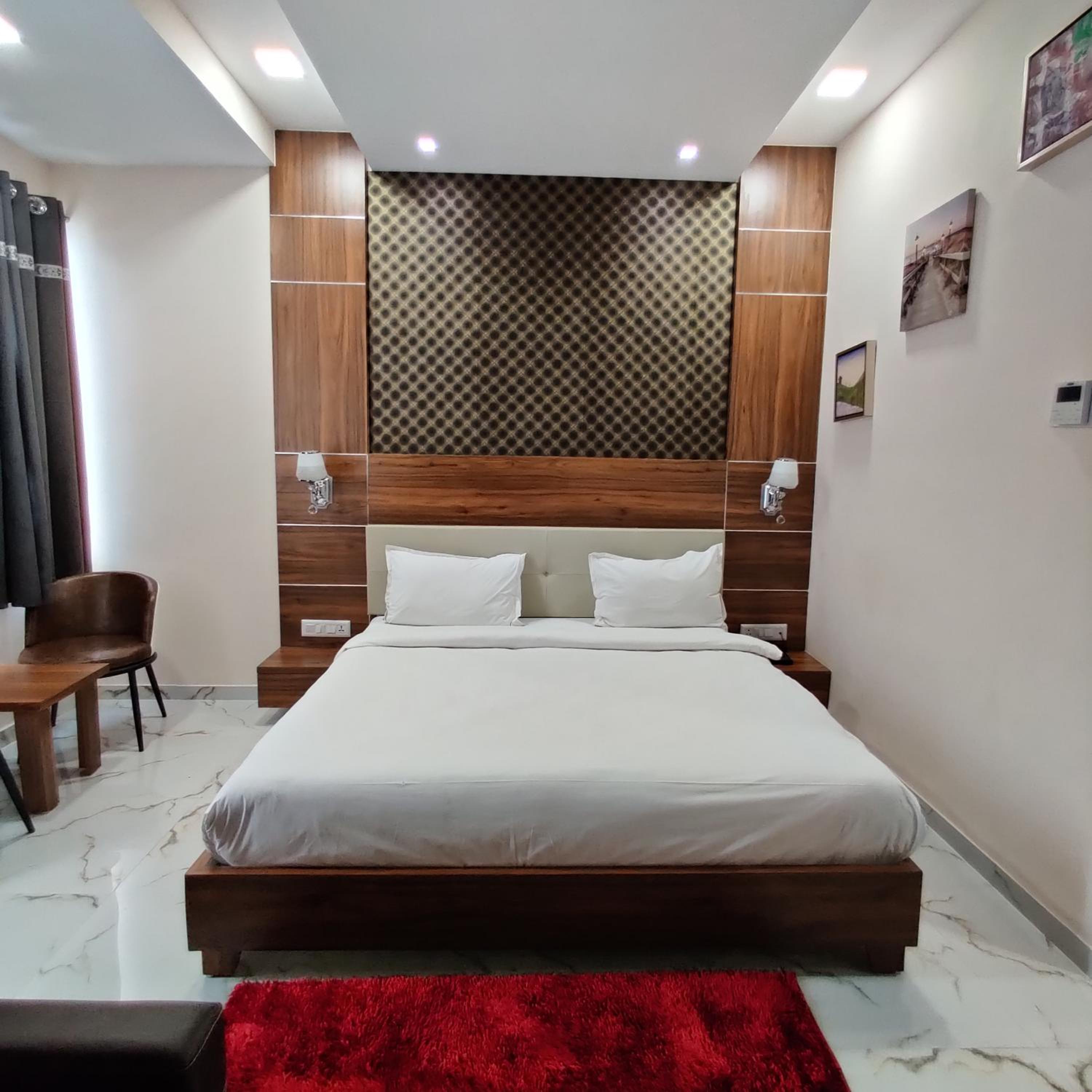 Deluxe Room - Photo 6