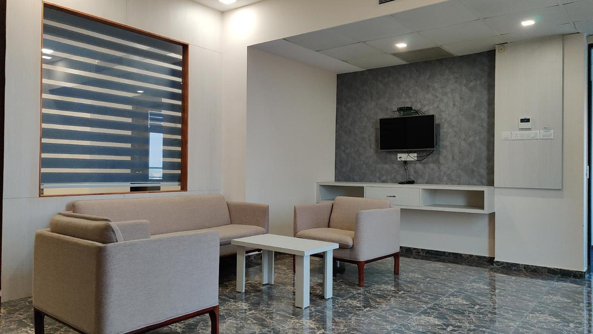Suite - Photo 10