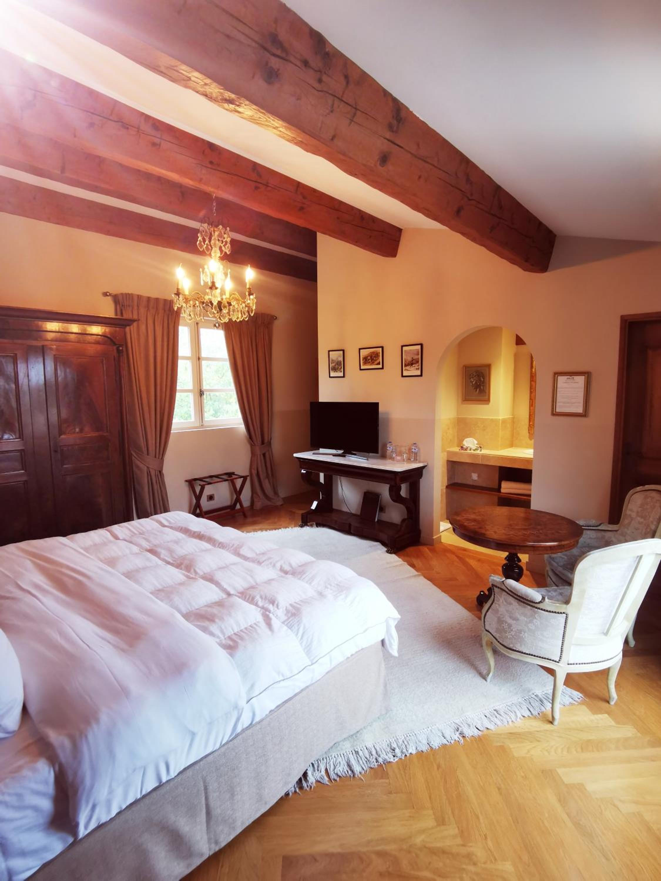 Deluxe Double Room with Balcony - Photo 1