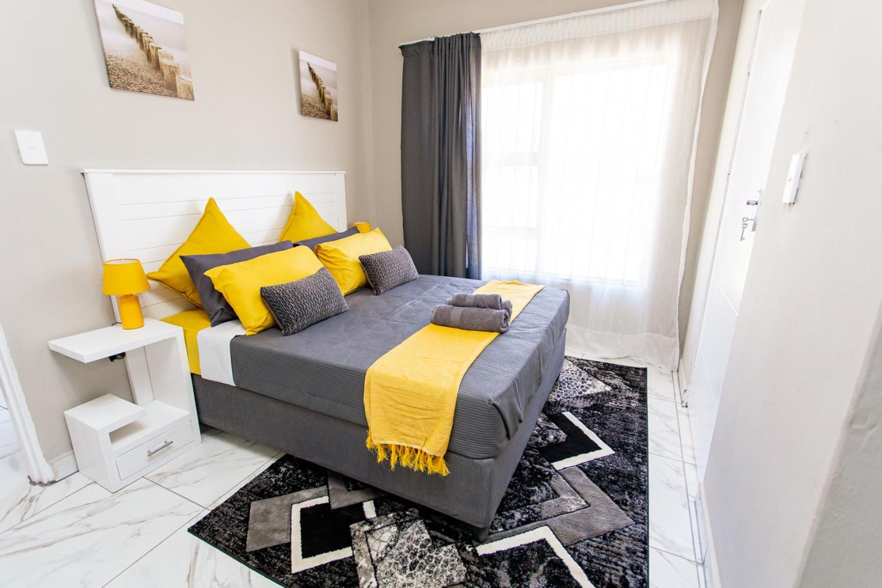 Deluxe Double Room (2 Adults + 1 Child) photo 1