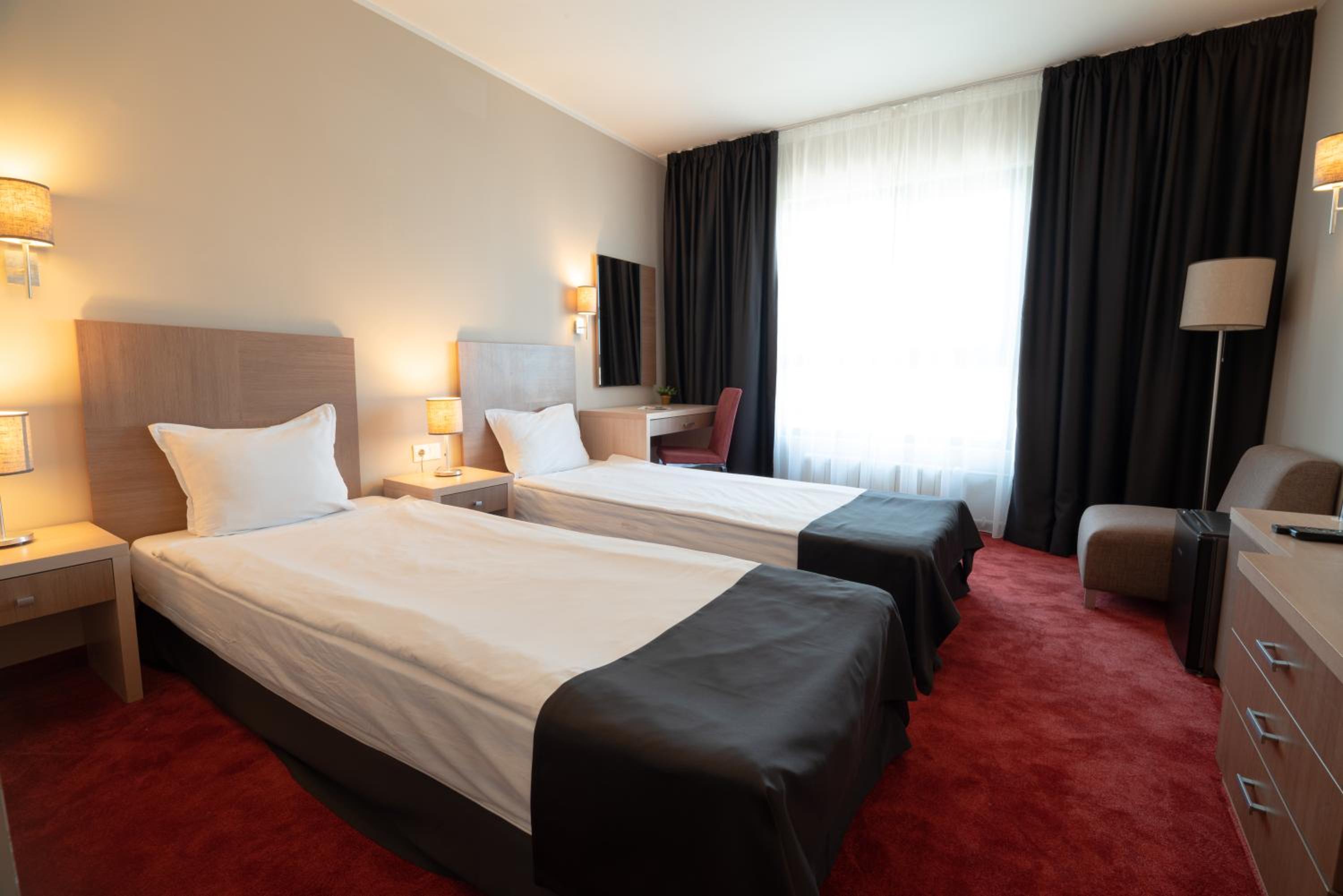 Standard Twin Room - Photo 1