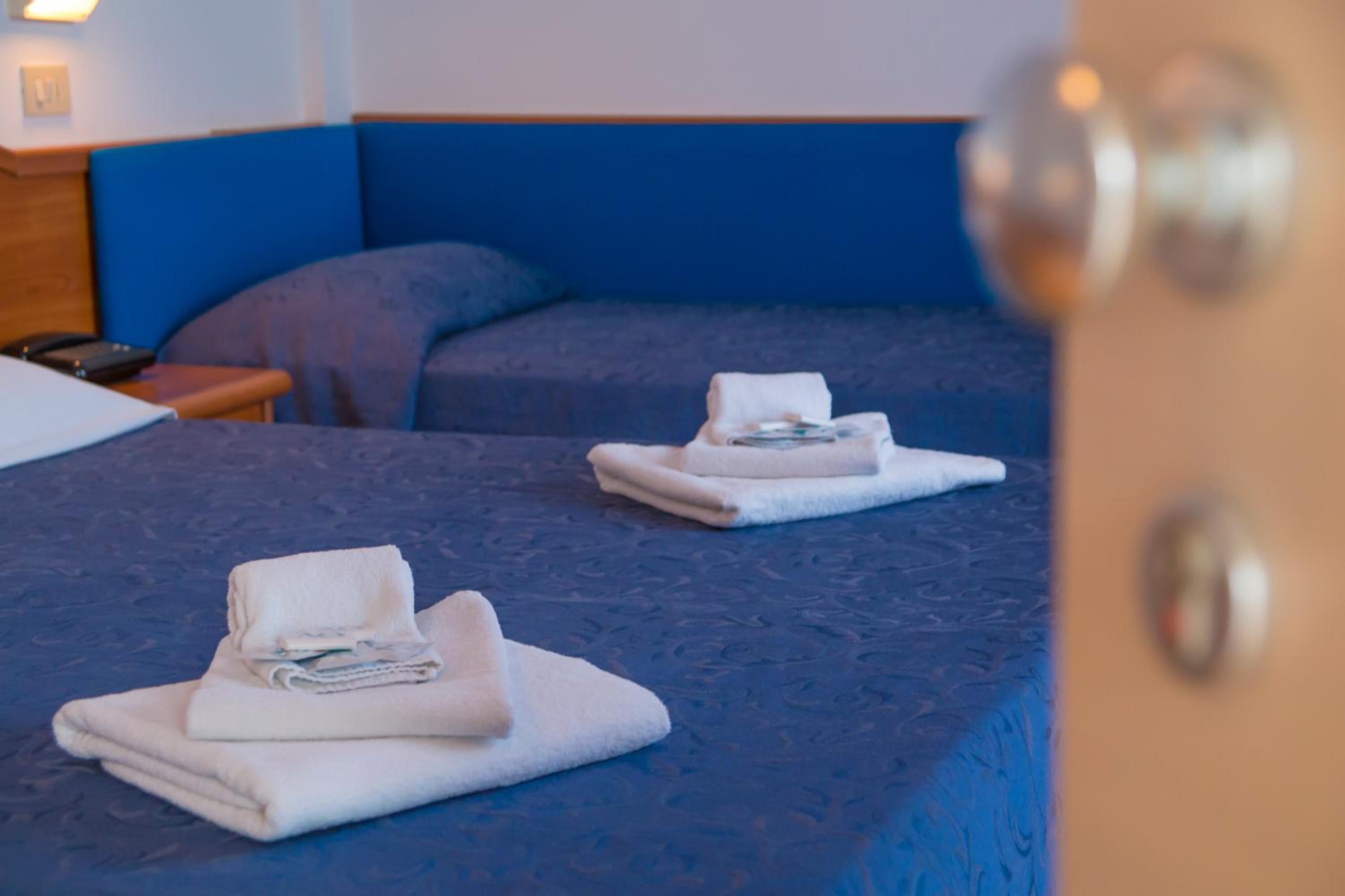 Triple Room - Photo 7