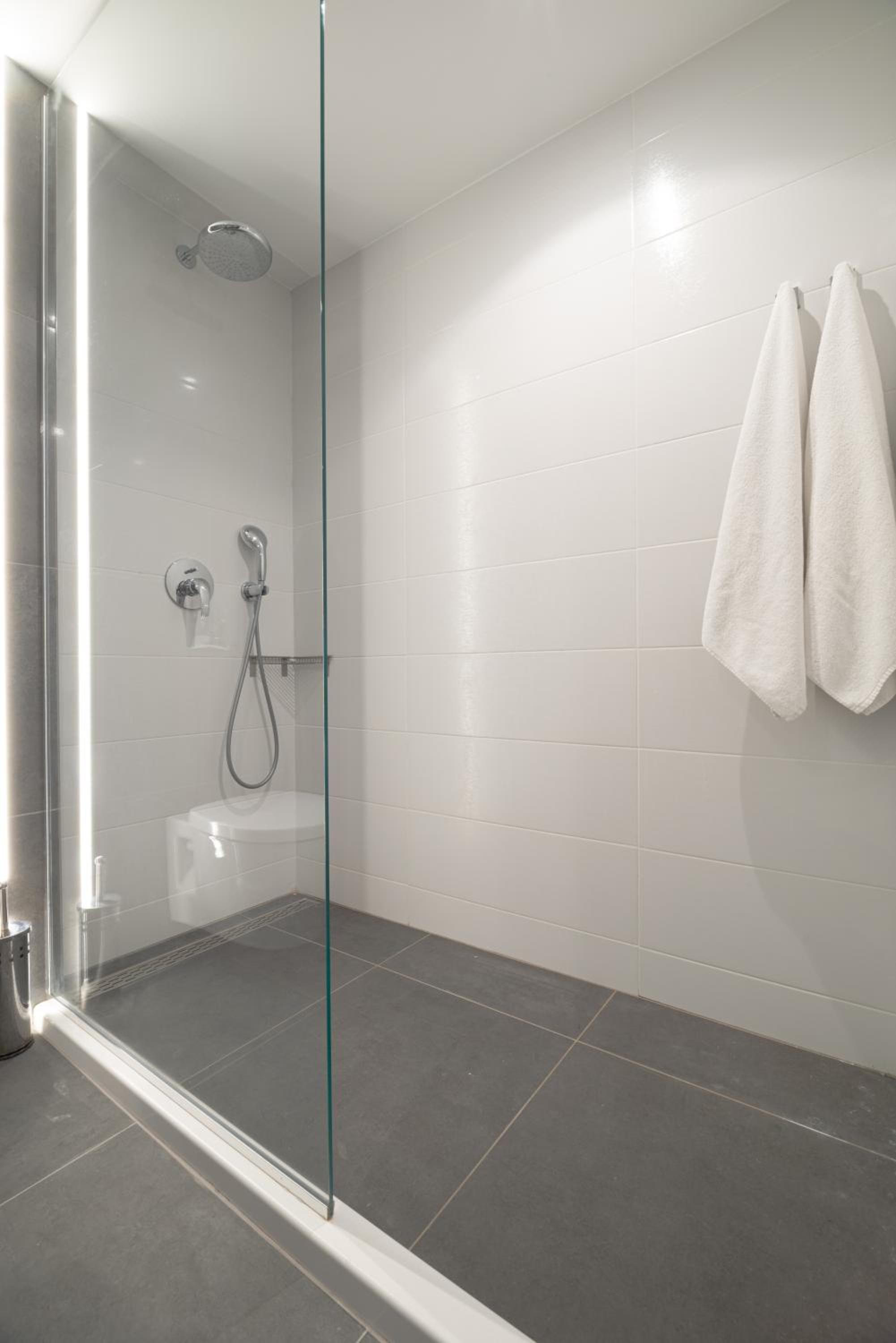 Standard Twin Room - Photo 9