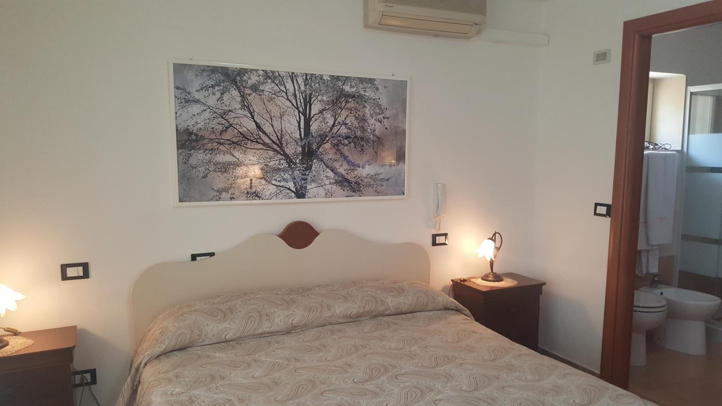 Double or Twin Room with Private Bathroom