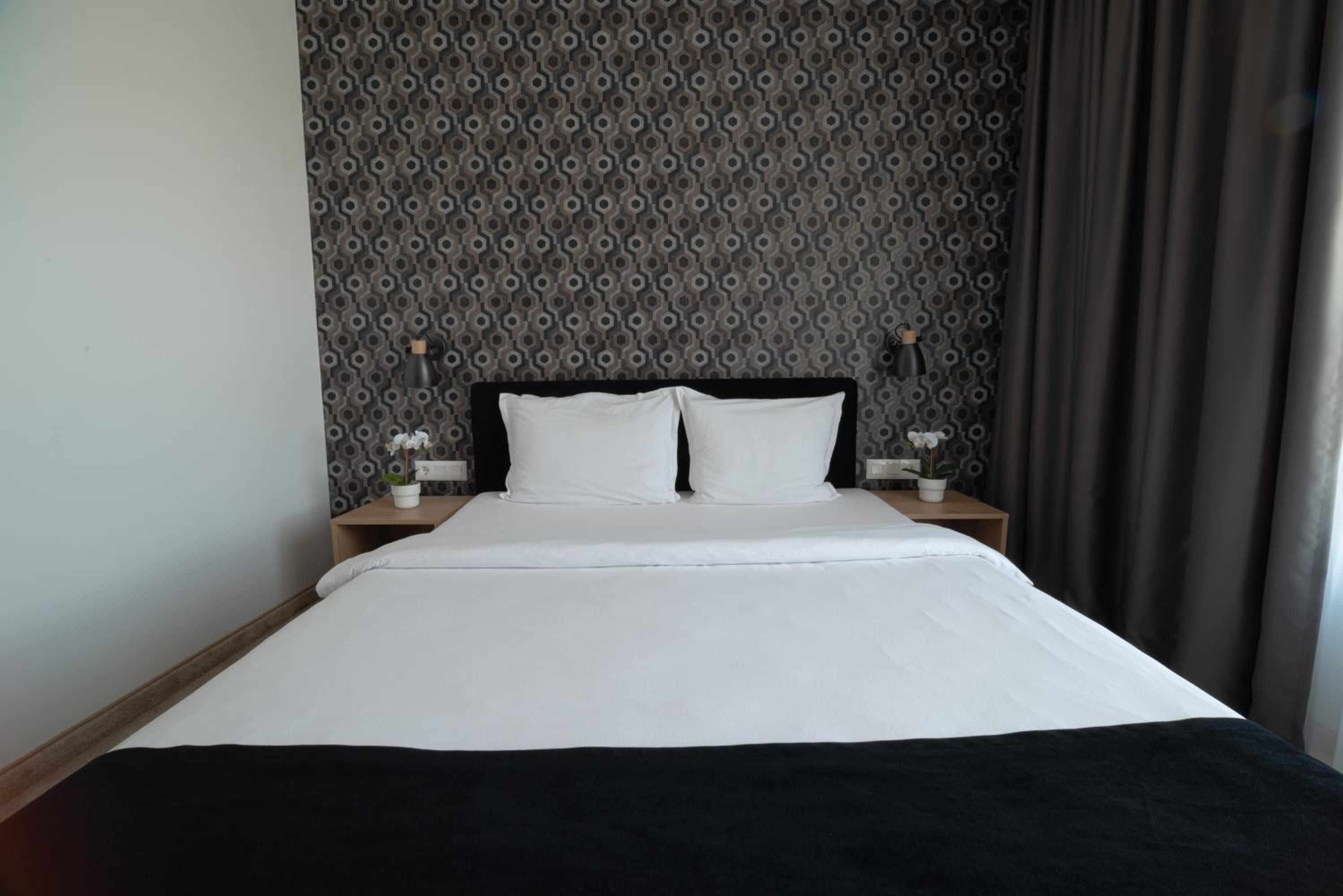 Two-Bedroom Apartment - Photo 9