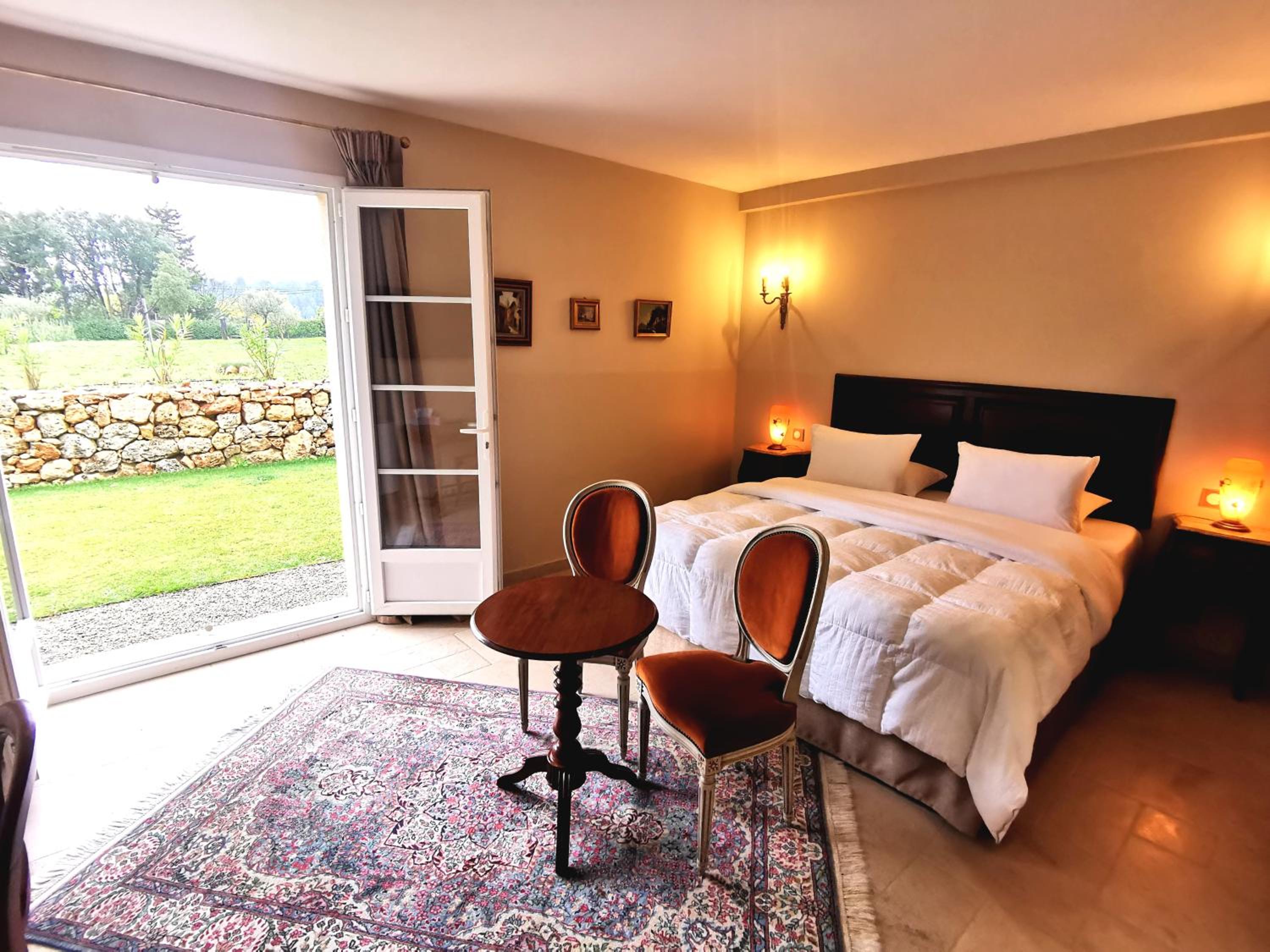 Double Room - Garden Level - Photo 1