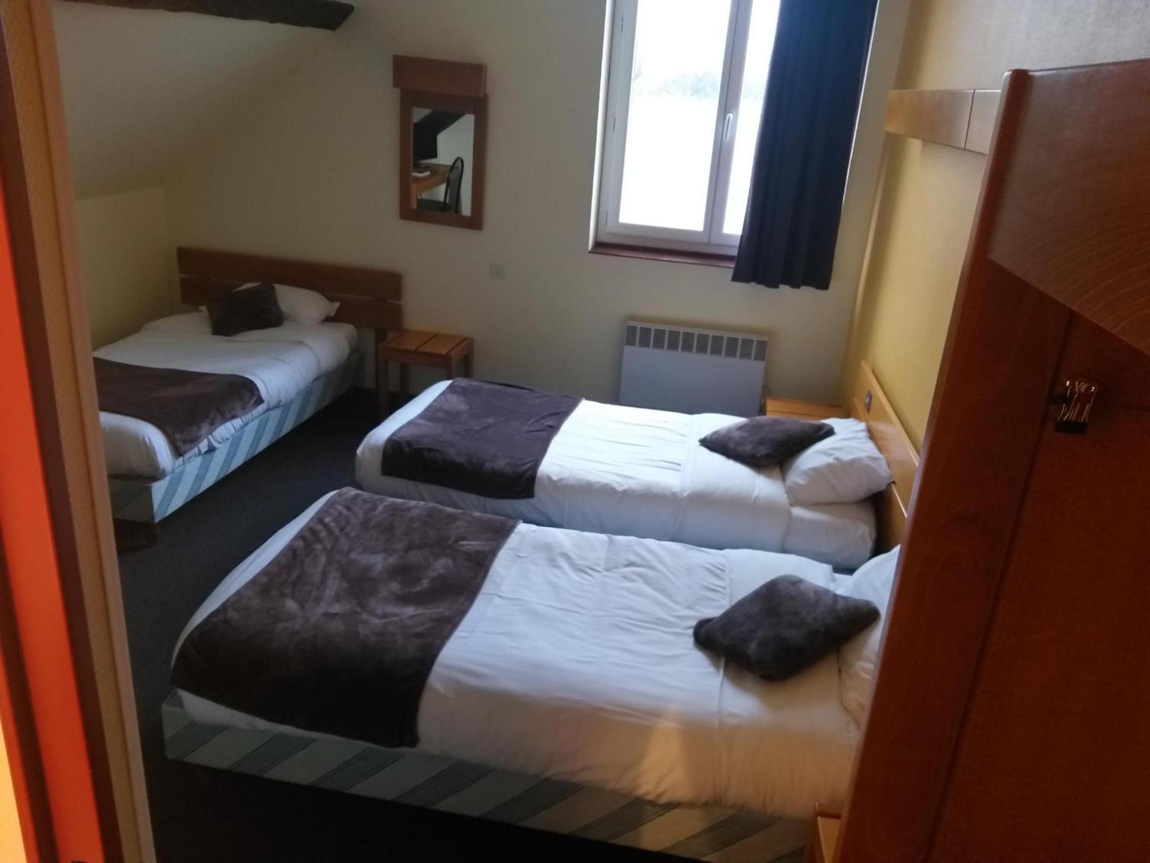 Triple Room With 3 Single Beds
